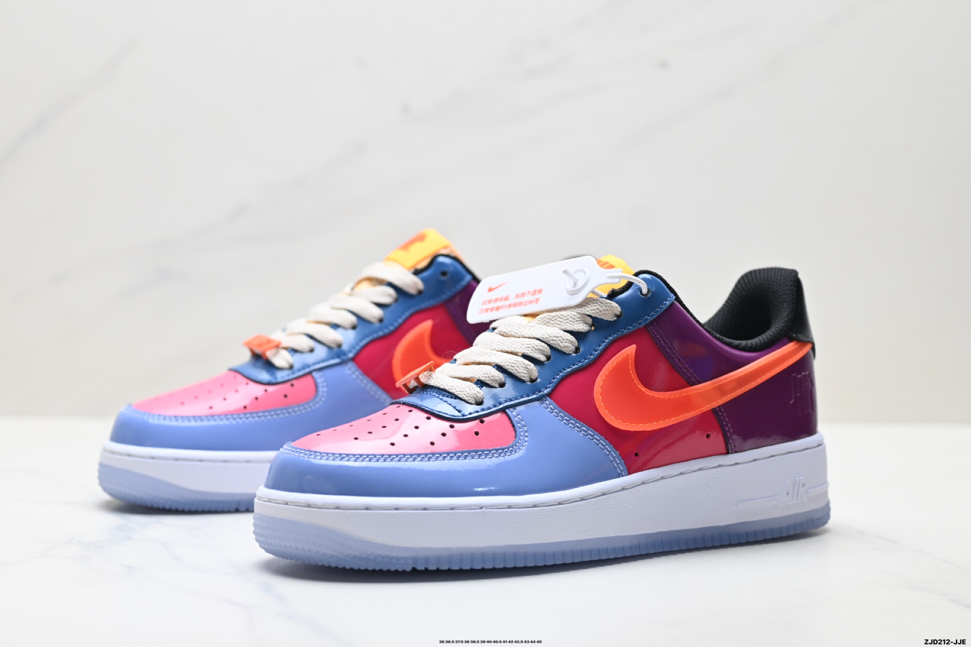 NIKE AIR FORCE 1‘07 LV8 DV5255-400