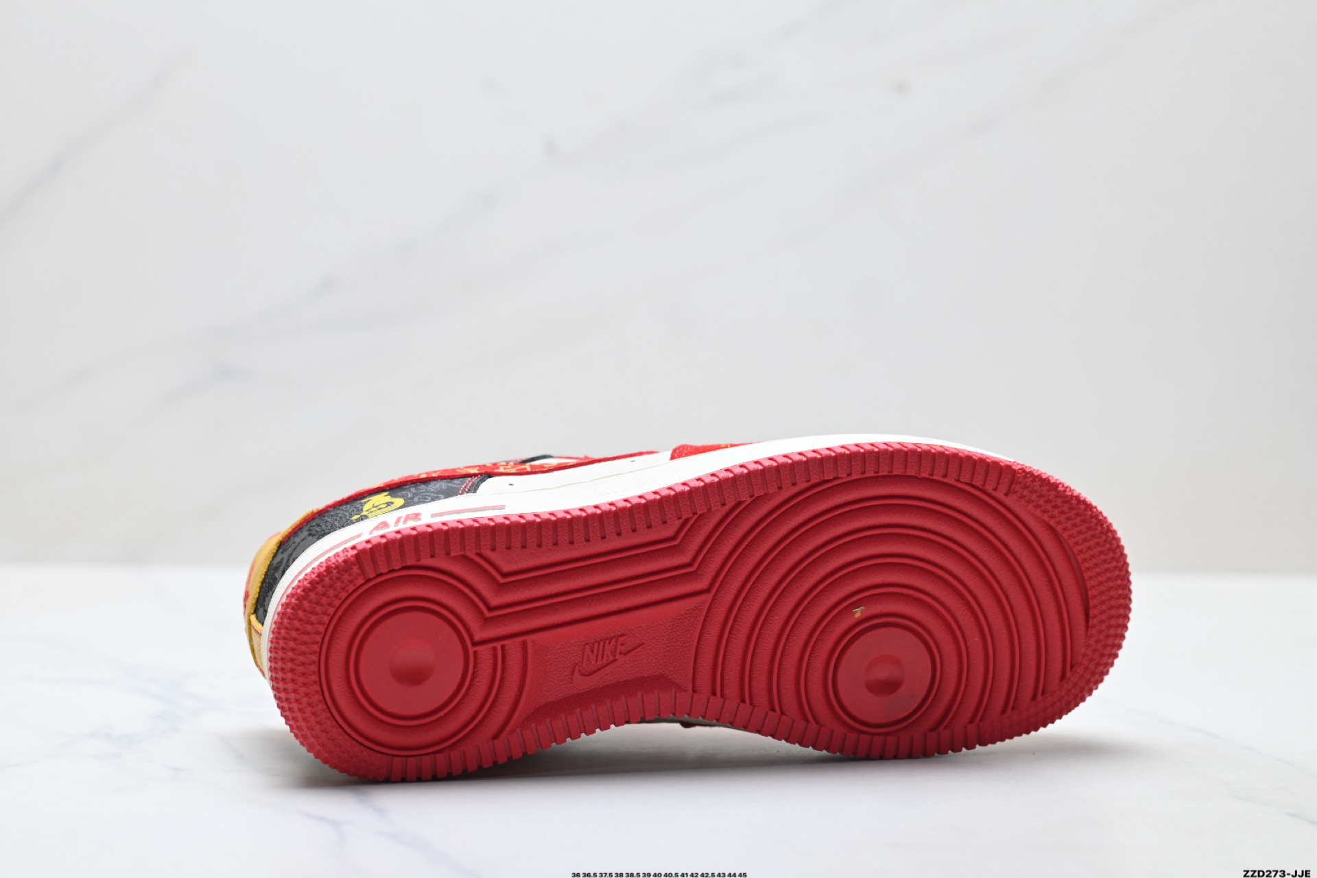 NIKE AIR FORCE 1‘07 LV8 DF0188-133