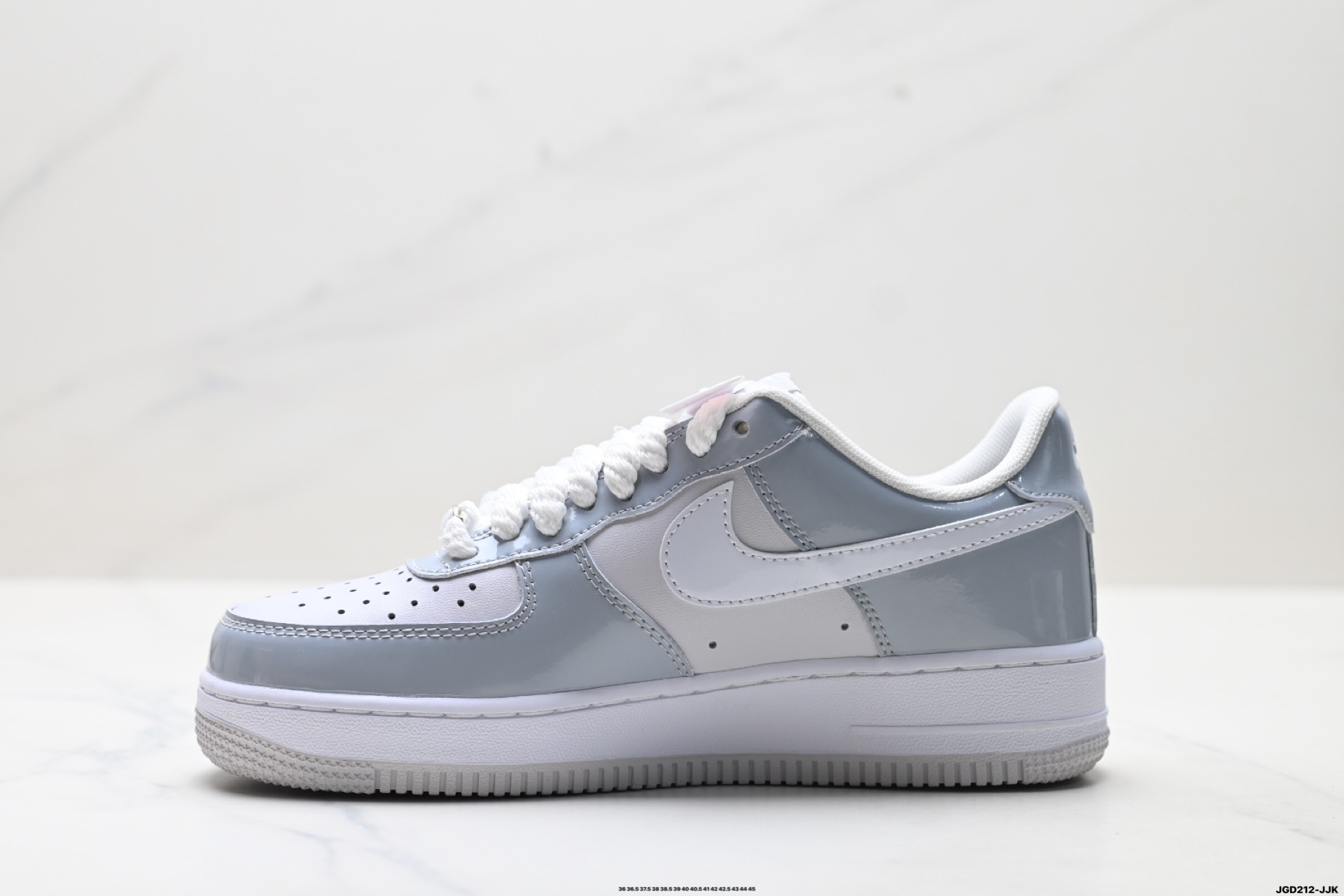 NIKE AIR FORCE 1‘07 HV9405-001