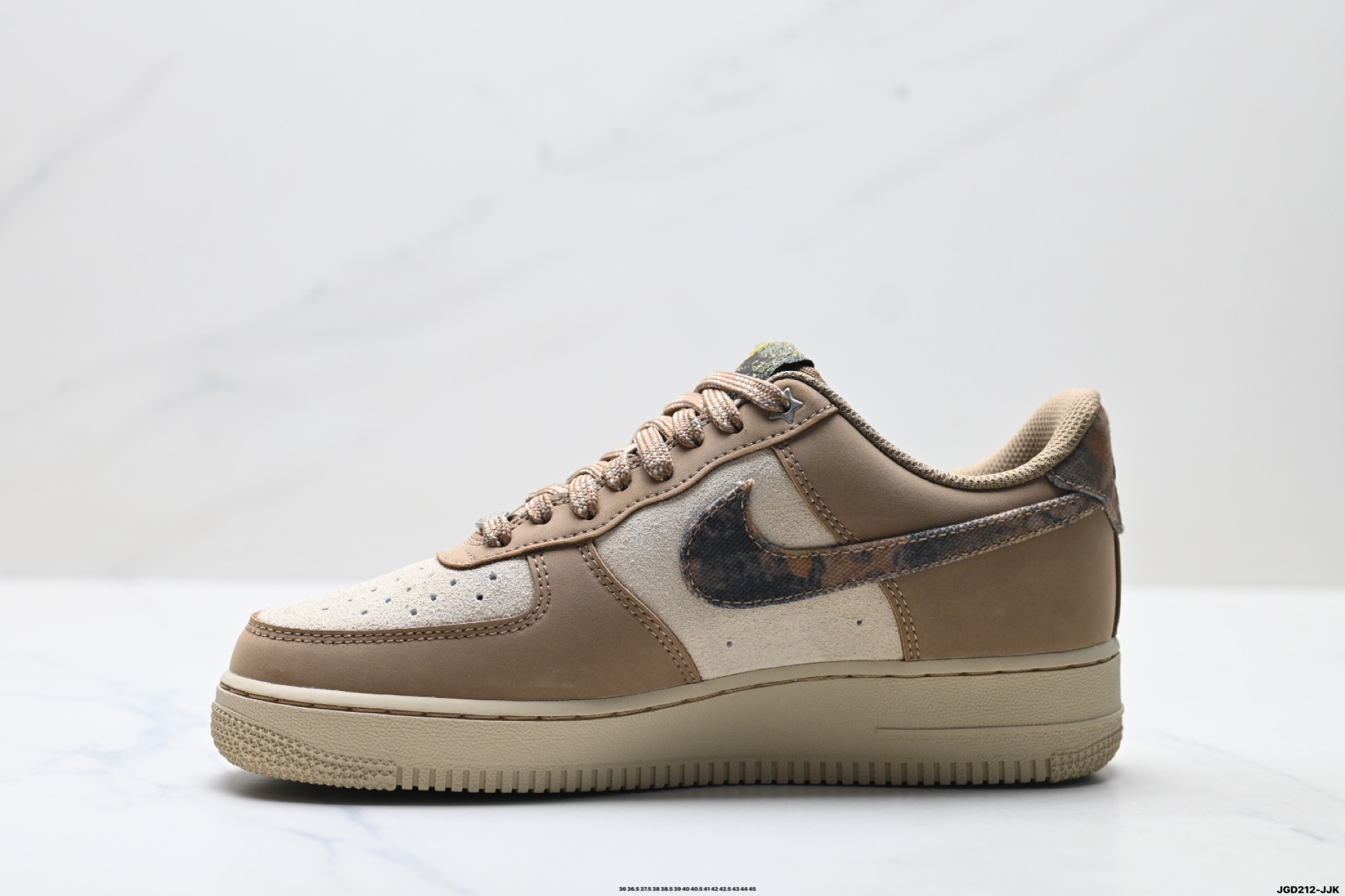NIKE AIR FORCE 1‘07 lO9803-200