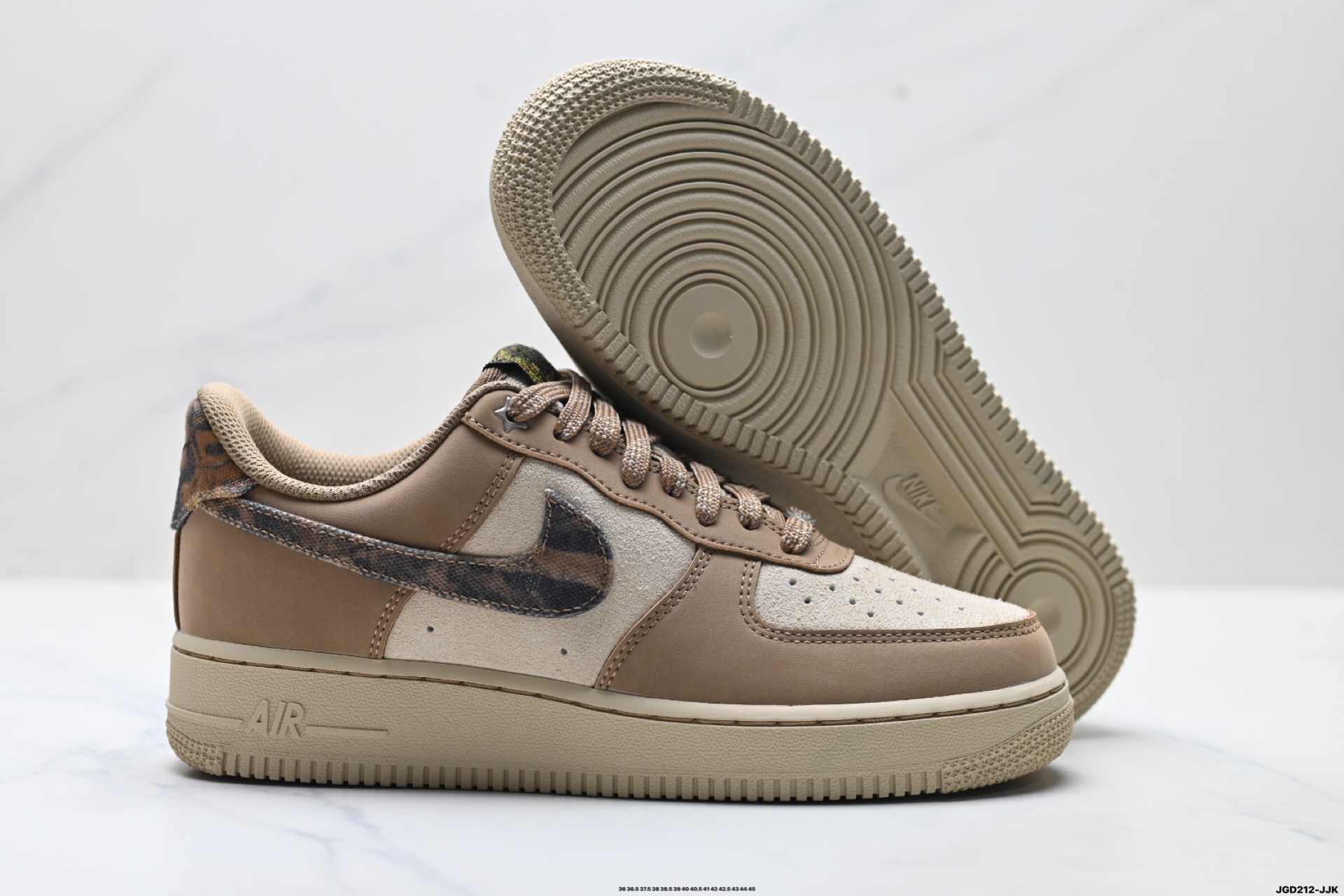 NIKE AIR FORCE 1‘07 lO9803-200