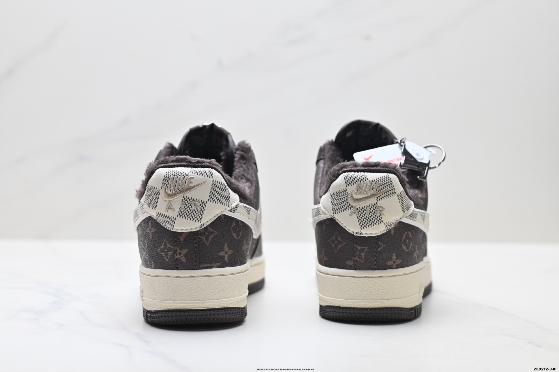 280 NIKE AIR FORCE 1‘07 LV8 XL1979-136