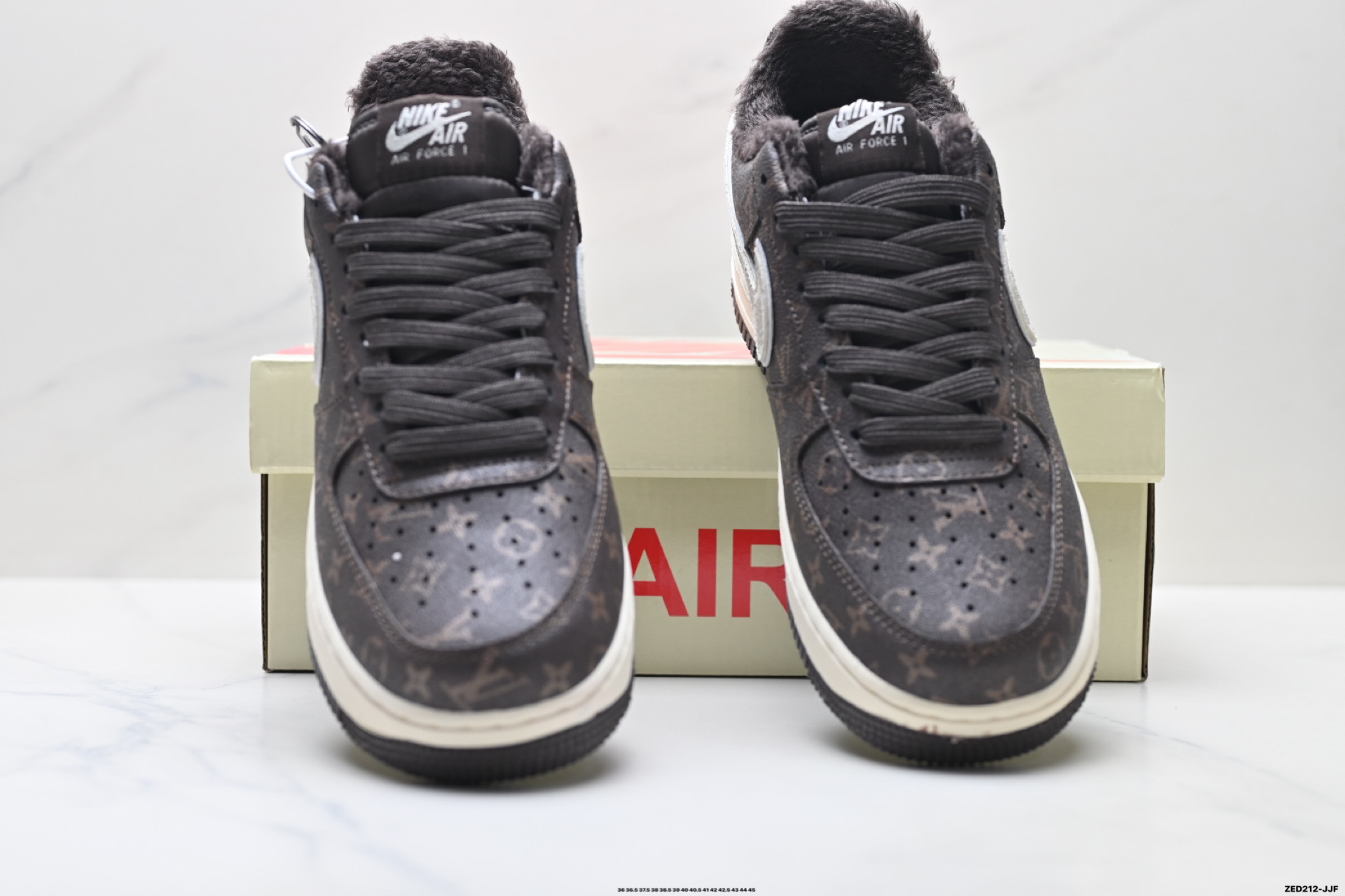 280 NIKE AIR FORCE 1‘07 LV8 XL1979-136