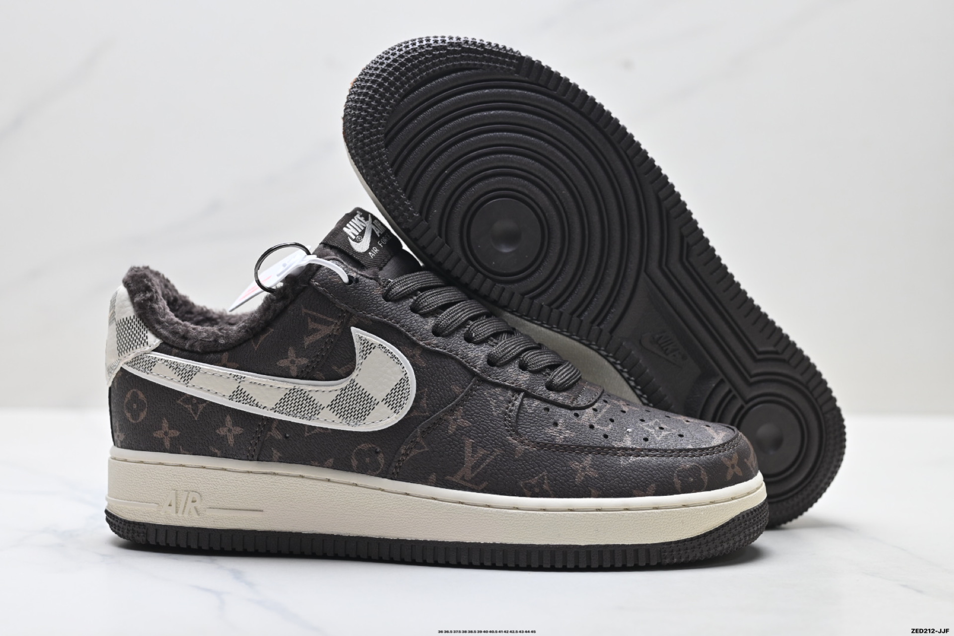 280 NIKE AIR FORCE 1‘07 LV8 XL1979-136