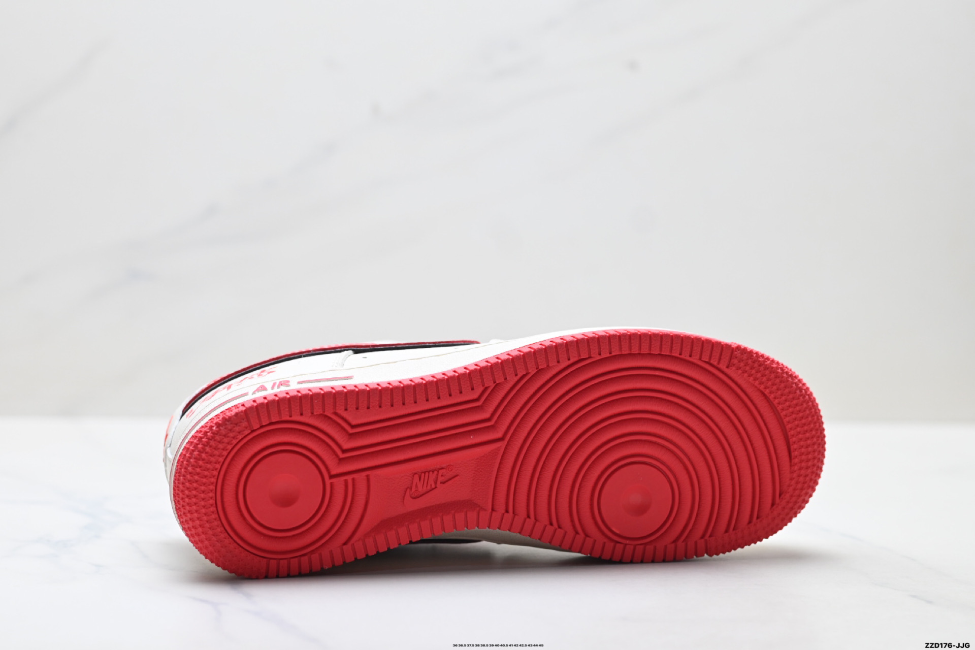 NIKE AIR FORCE 1‘07 LV8 QW5288-127 NIKE AIR FORCE 1‘07 LV8 QW5288-127