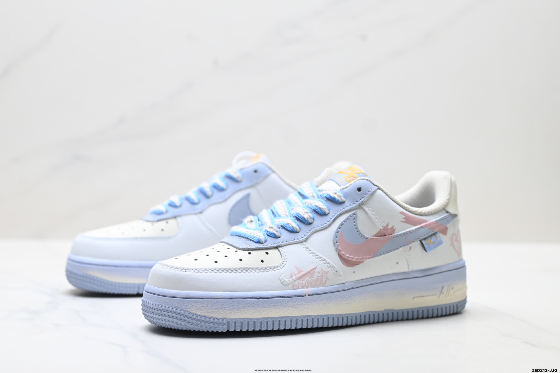 NIKE AIR FORCE 1‘07 LV8 DB3301-171 NIKE AIR FORCE 1‘07 LV8 DB3301-171