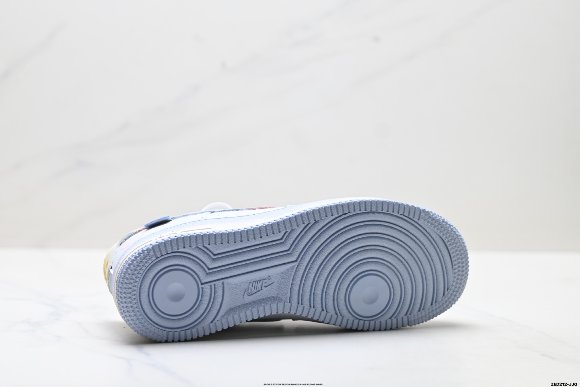 NIKE AIR FORCE 1‘07 LV8 DB3301-171 NIKE AIR FORCE 1‘07 LV8 DB3301-171