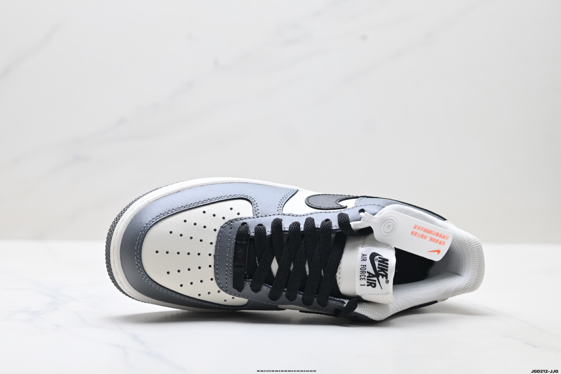 NIKE AIR FORCE 1‘07 FD9063-100 NIKE AIR FORCE 1‘07 FD9063-100