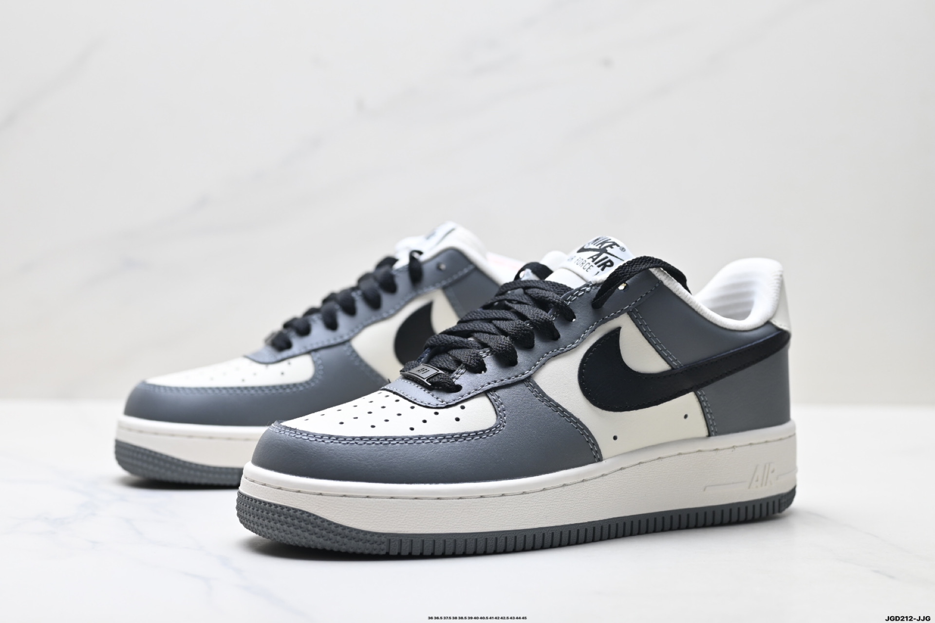 NIKE AIR FORCE 1‘07 FD9063-100 NIKE AIR FORCE 1‘07 FD9063-100
