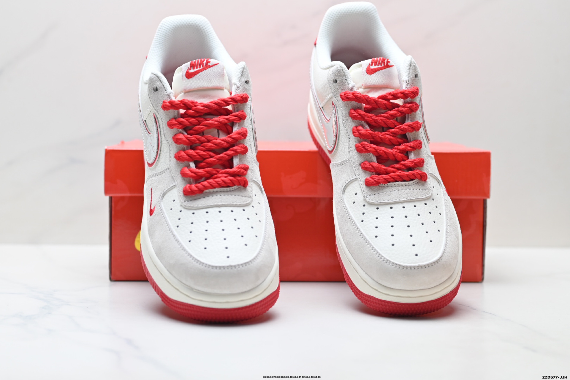 NIKE AIR FORCE 1‘07 LV8 XA2001-901