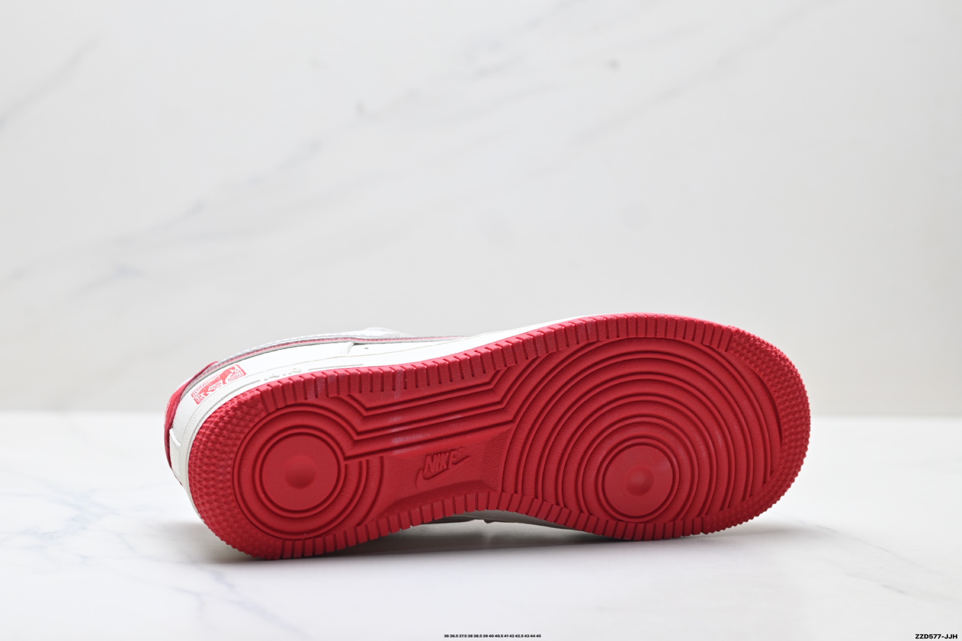NIKE AIR FORCE 1‘07 LV8 XA2001-901