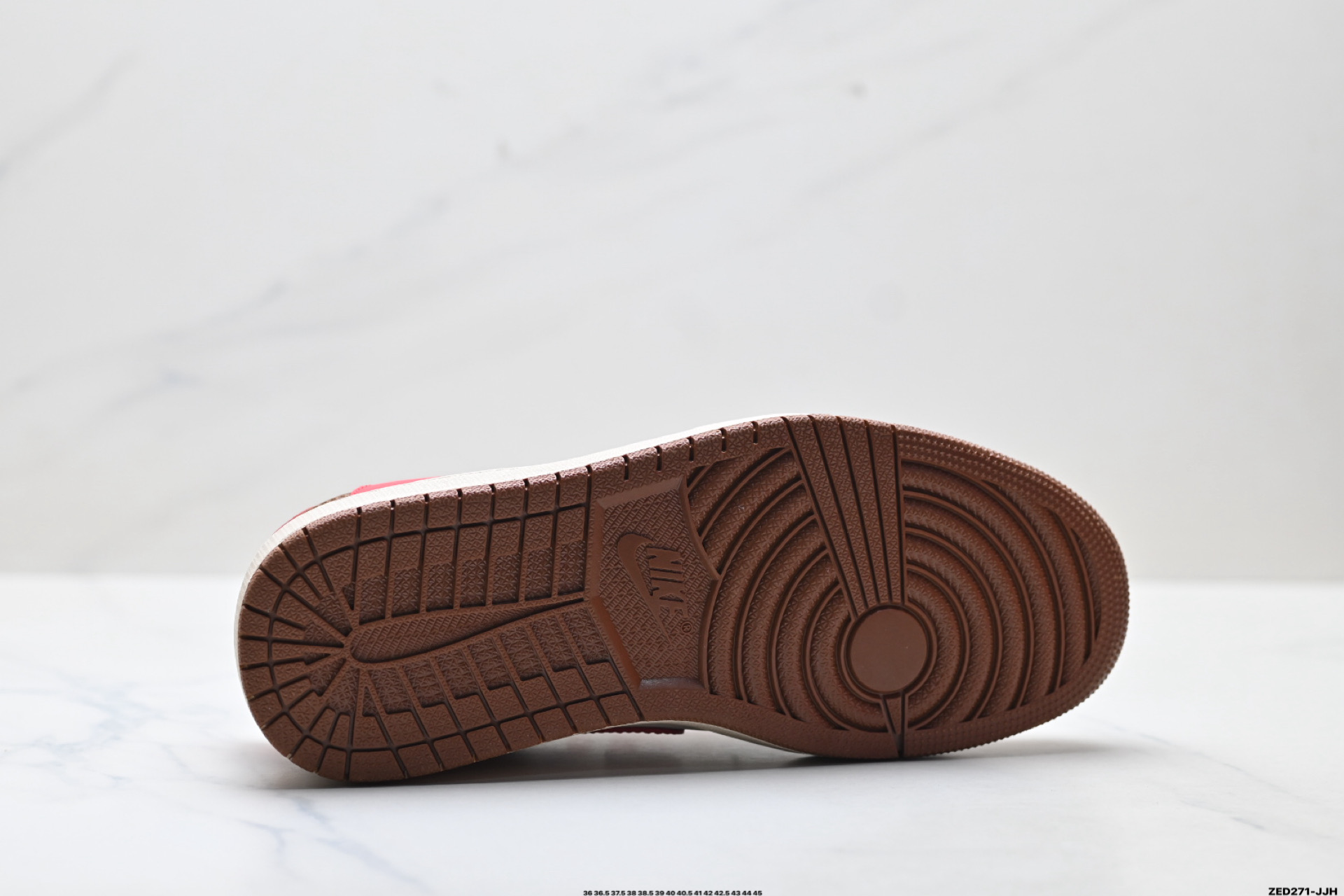 280 Nike Air Jordan 1 x Travis Scott AJ1倒勾 乔一倒钩 ‘DIY’定制 耐克 低帮文化篮球鞋 YF9511-500-Chinese UA Cheap High Quatity Brand Clothes Bags handbags Sneakers wholesale wholesaler seller from China Factory suppliers Fashion Clothing Shoes best Quality Beautiful Price 280 Nike Air Jordan 1 x Travis Scott AJ1倒勾 乔一倒钩 ‘DIY’定制 耐克 低帮文化篮球鞋 YF9511-500