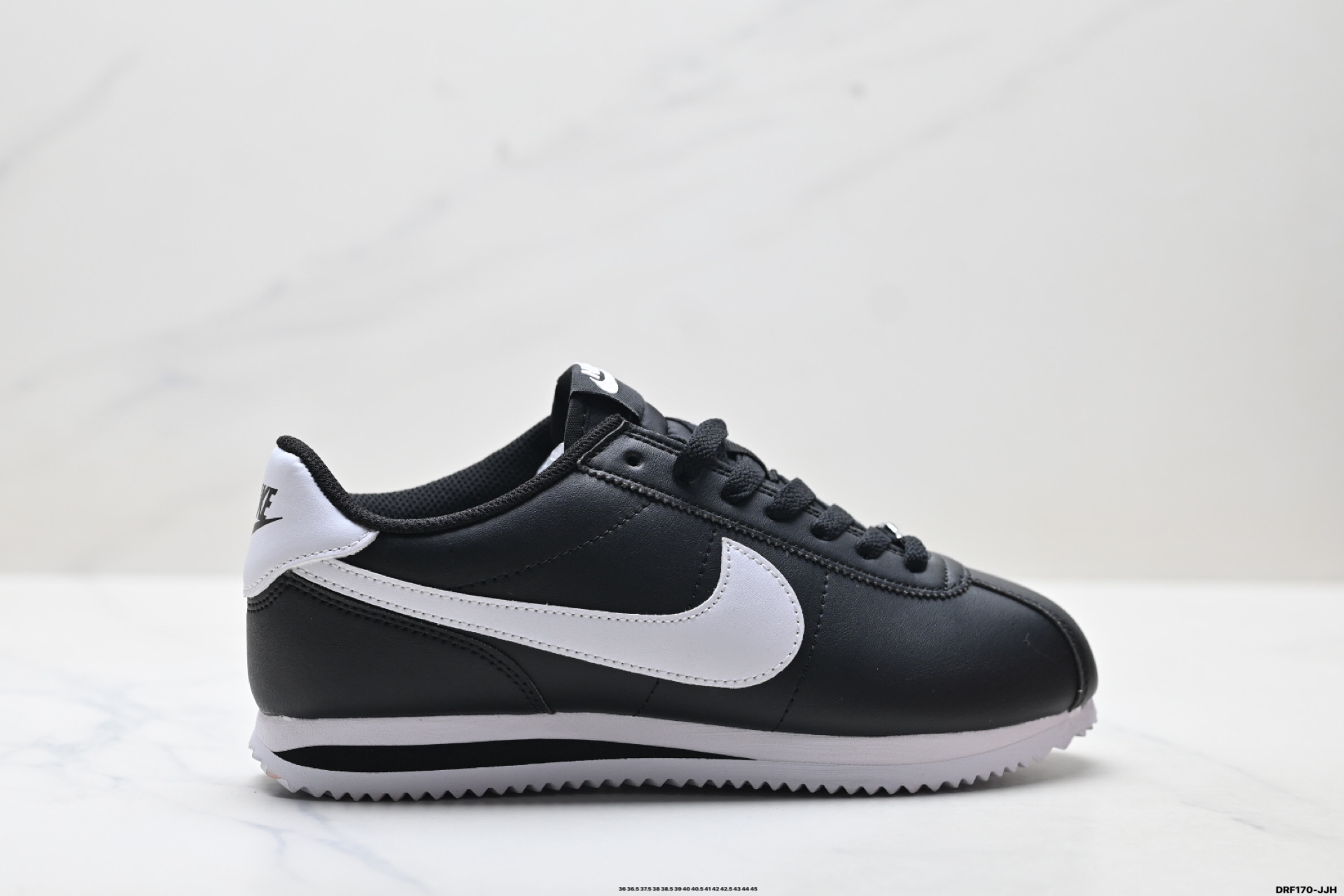 💰105
真标✅Nike Classic Cortez 耐克 经典轻便舒适 阿甘鞋休闲跑步鞋运动鞋 
纯粹而执着的精神 使得Cortez种在了一代人的心里 无论是否喜欢它复古的鞋型
货号:DN1791-001
尺码:36 36.5 37.5 38 38.5 39 40 40.5 41 42 42.5 43 44 45
ID:DRF170-JJH