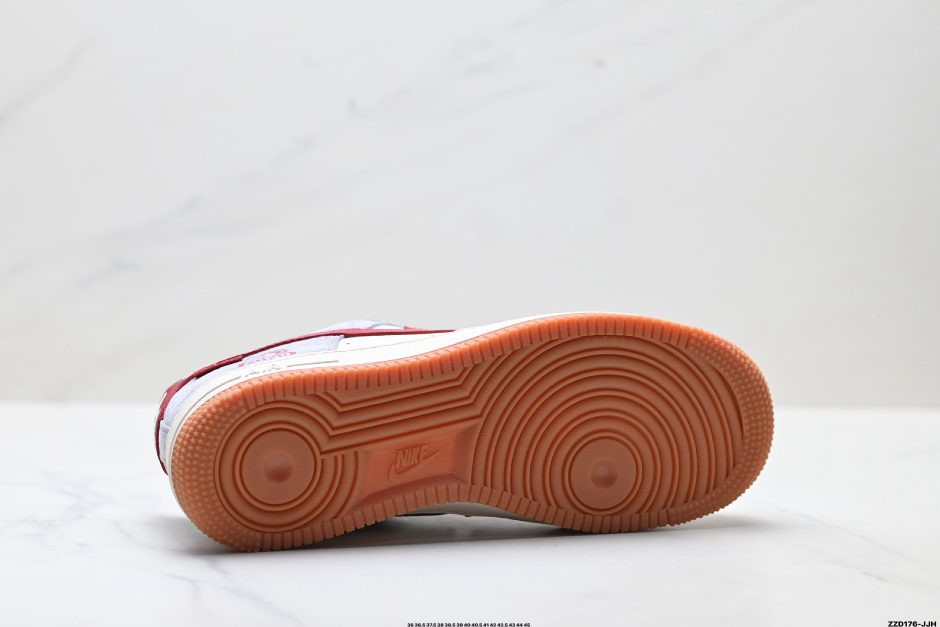 NIKE AIR FORCE 1‘07 LV8 QW5288-138
