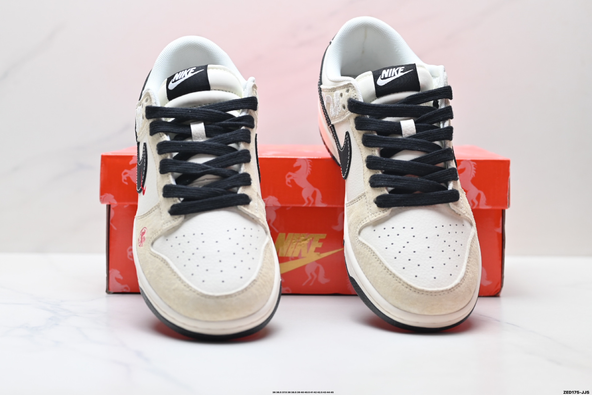 280 Nike Dunk Low Retro ‘DIY高端定制’耐克 低帮休闲运动板鞋 ZH2598-802-Chinese UA Cheap High Quatity Brand Clothes Bags handbags Sneakers wholesale wholesaler seller from China Factory suppliers Fashion Clothing Shoes best Quality Beautiful Price 280 Nike Dunk Low Retro ‘DIY高端定制’耐克 低帮休闲运动板鞋 ZH2598-802