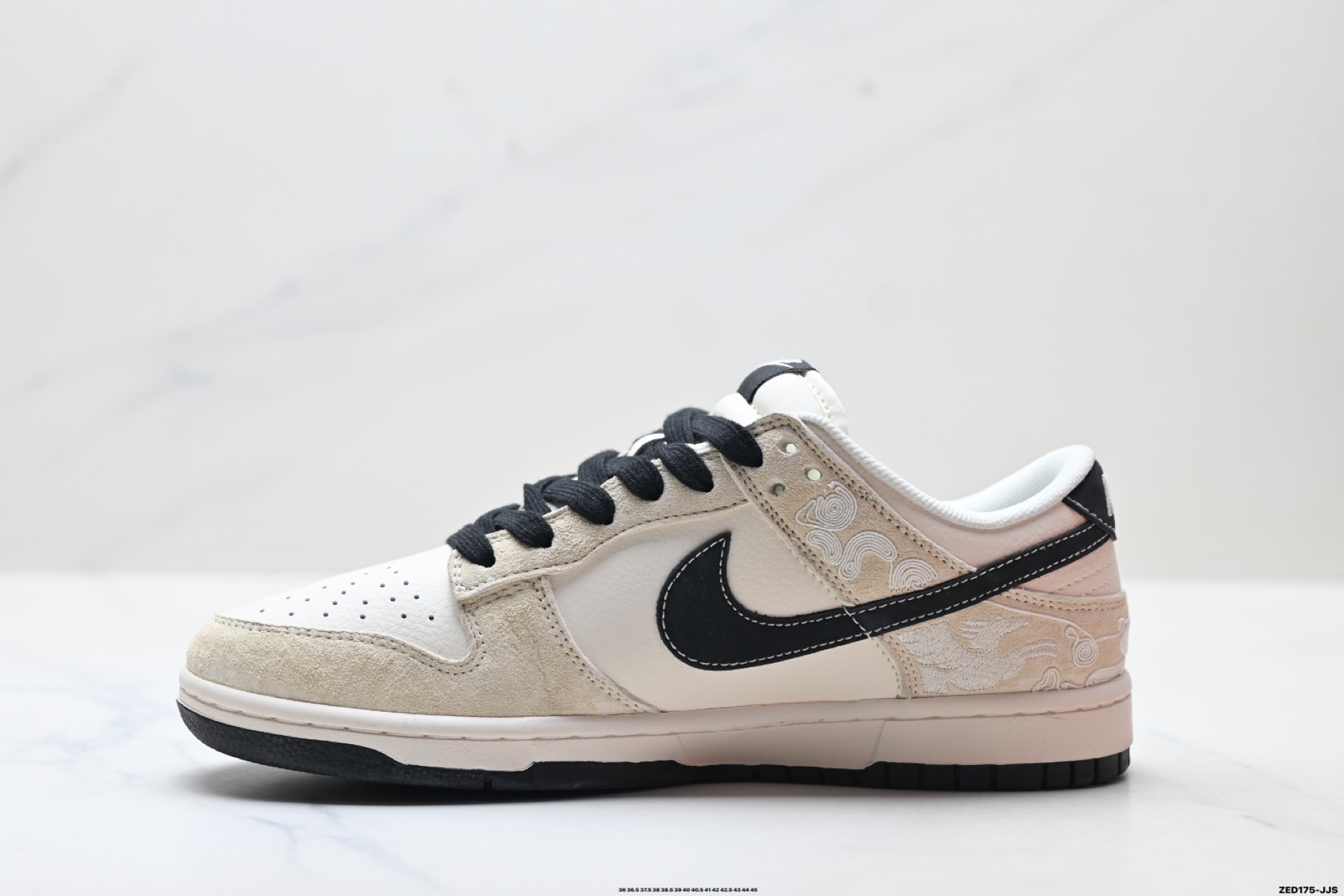 280 Nike Dunk Low Retro ‘DIY高端定制’耐克 低帮休闲运动板鞋 ZH2598-802-Chinese UA Cheap High Quatity Brand Clothes Bags handbags Sneakers wholesale wholesaler seller from China Factory suppliers Fashion Clothing Shoes best Quality Beautiful Price 280 Nike Dunk Low Retro ‘DIY高端定制’耐克 低帮休闲运动板鞋 ZH2598-802
