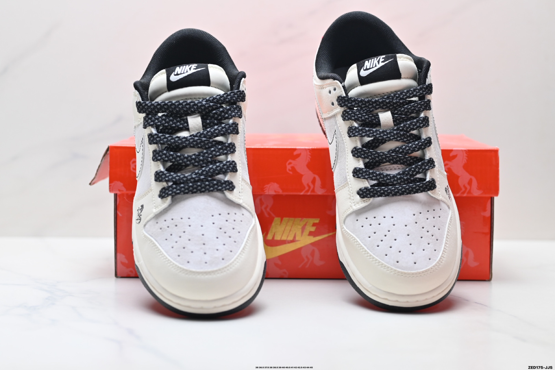280 Nike Dunk Low Retro ‘DIY高端定制’耐克 低帮休闲运动板鞋 ZH2598-808-Chinese UA Cheap High Quatity Brand Clothes Bags handbags Sneakers wholesale wholesaler seller from China Factory suppliers Fashion Clothing Shoes best Quality Beautiful Price 280 Nike Dunk Low Retro ‘DIY高端定制’耐克 低帮休闲运动板鞋 ZH2598-808