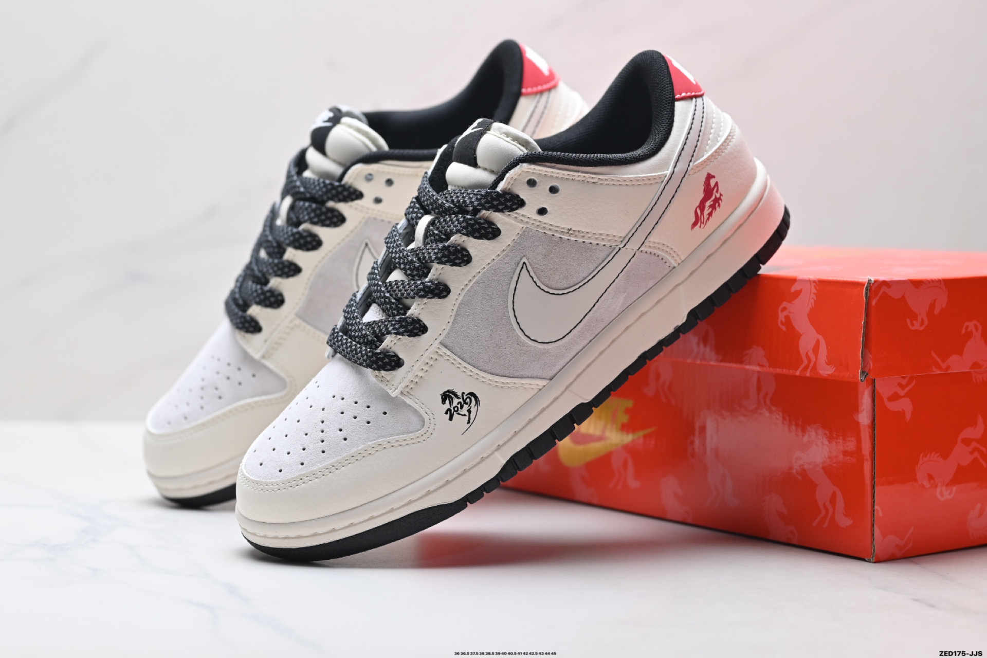 280 Nike Dunk Low Retro ‘DIY高端定制’耐克 低帮休闲运动板鞋 ZH2598-808-Chinese UA Cheap High Quatity Brand Clothes Bags handbags Sneakers wholesale wholesaler seller from China Factory suppliers Fashion Clothing Shoes best Quality Beautiful Price 280 Nike Dunk Low Retro ‘DIY高端定制’耐克 低帮休闲运动板鞋 ZH2598-808