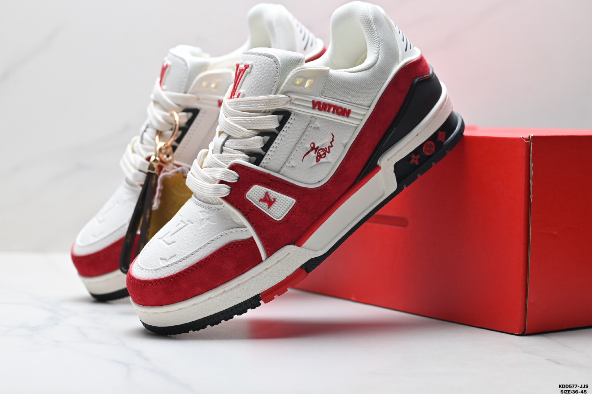 490 纯原马年限定中国红礼盒Louis vuitton Trainer Sneaker Low 路易威登 休闲运动文化百搭板鞋-Chinese UA Cheap High Quatity Brand Clothes Bags handbags Sneakers wholesale wholesaler seller from China Factory suppliers Fashion Clothing Shoes best Quality Beautiful Price 490 纯原马年限定中国红礼盒Louis vuitton Trainer Sneaker Low 路易威登 休闲运动文化百搭板鞋