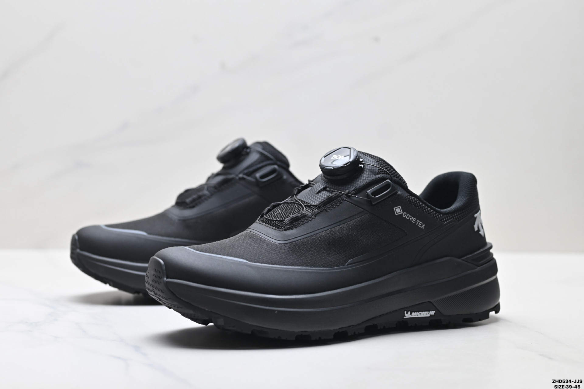 330 纯原迪桑特DESCENTE BOA DUALIS都市通勤 GORE-TEX 时尚舒适 防滑耐磨 时尚休闲运动覆盖防水男子越野跑鞋 D4431LSN19-Chinese UA Cheap High Quatity Brand Clothes Bags handbags Sneakers wholesale wholesaler seller from China Factory suppliers Fashion Clothing Shoes best Quality Beautiful Price 330 纯原迪桑特DESCENTE BOA DUALIS都市通勤 GORE-TEX 时尚舒适 防滑耐磨 时尚休闲运动覆盖防水男子越野跑鞋 D4431LSN19