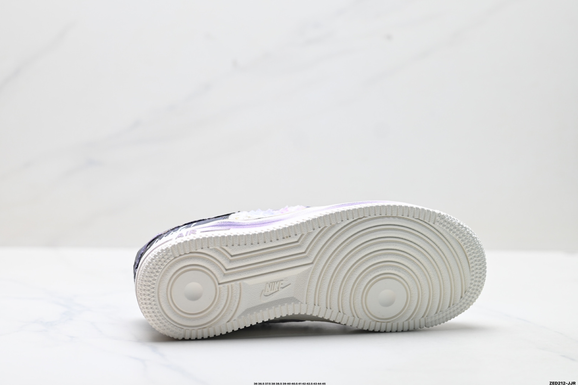 280 NIKE AIR FORCE 1‘07 LV8 FJ7740-190