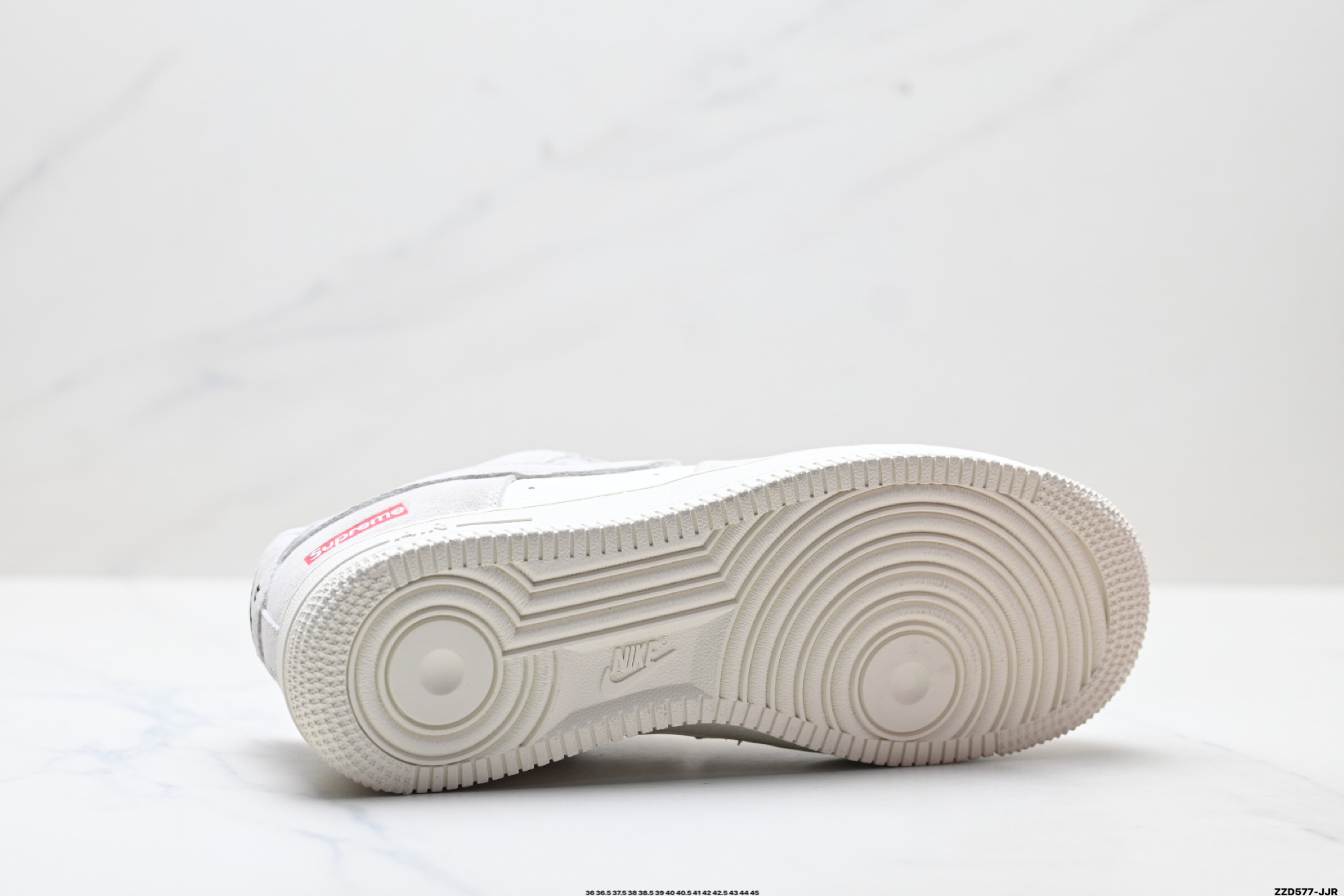 270 NIKE AIR FORCE 1‘07 LV8 XT6998-101