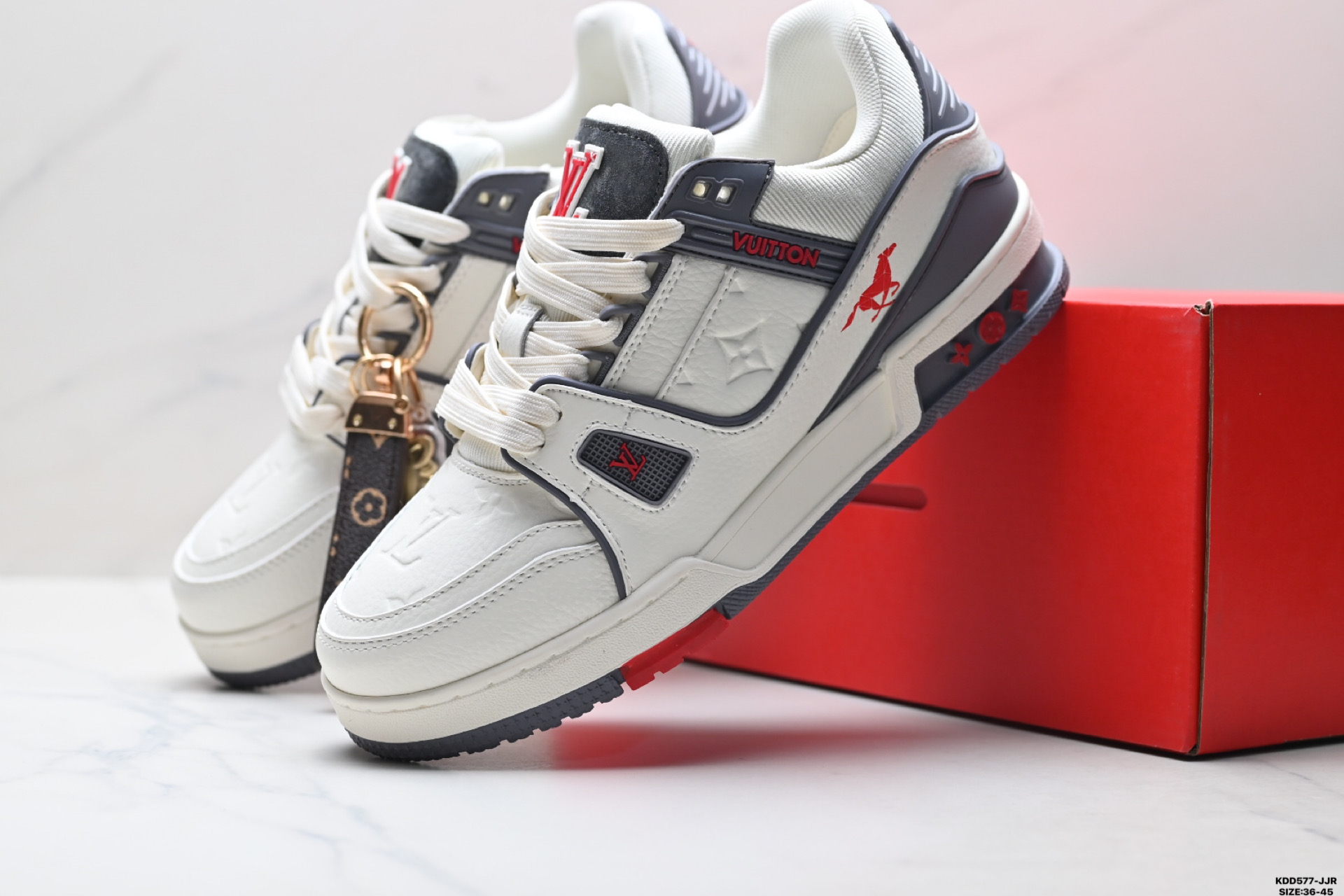 490 纯原马年限定中国红礼盒Louis vuitton Trainer Sneaker Low 路易威登 休闲运动文化百搭板鞋-Chinese UA Cheap High Quatity Brand Clothes Bags handbags Sneakers wholesale wholesaler seller from China Factory suppliers Fashion Clothing Shoes best Quality Beautiful Price 490 纯原马年限定中国红礼盒Louis vuitton Trainer Sneaker Low 路易威登 休闲运动文化百搭板鞋