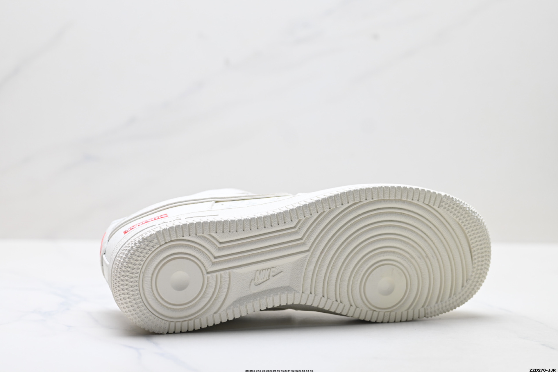 270 NIKE AIR FORCE 1‘07 LV8 MM3399-815