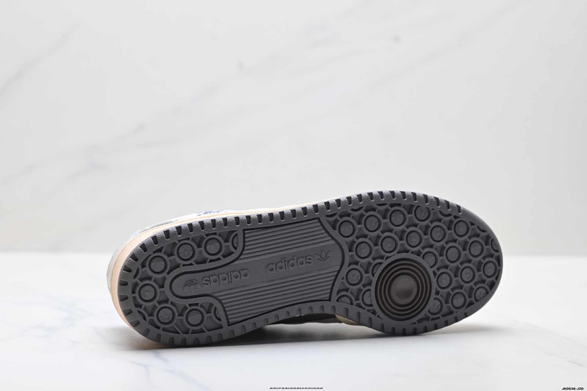 Adidas Forum Low CL 阿迪达斯 低帮百搭潮流休闲运动板鞋 JQ6735