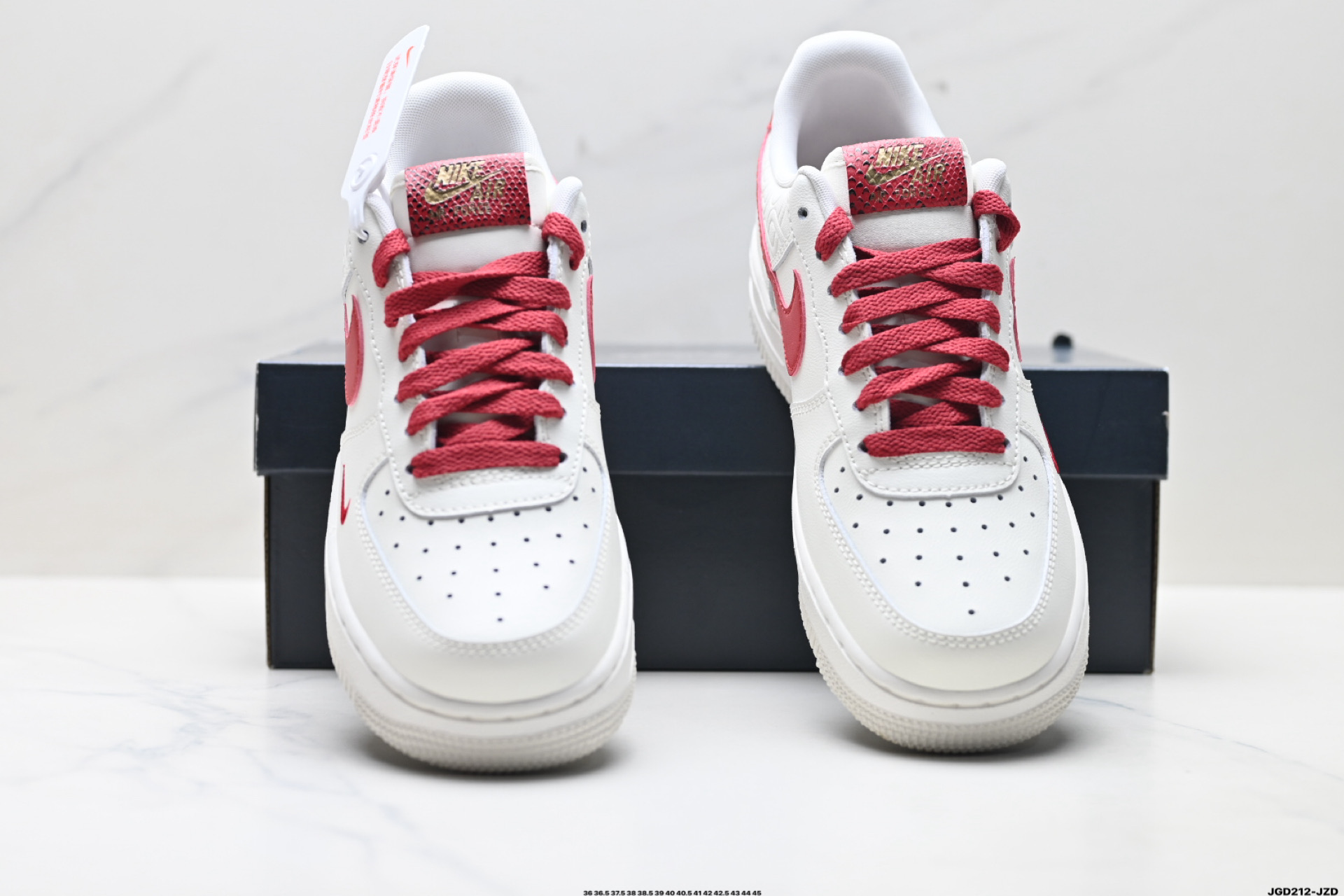 NIKE AIR FORCE 1‘07 HV5979-130