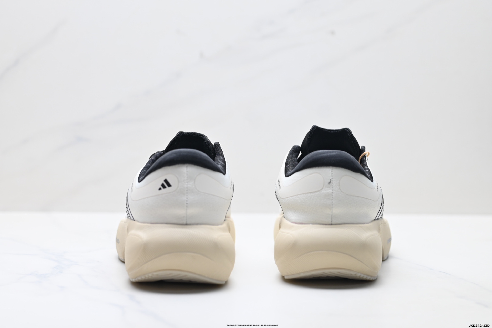 Adidas Primeweave 阿迪达斯 减震回弹 运动透气休闲跑步鞋 KK1203