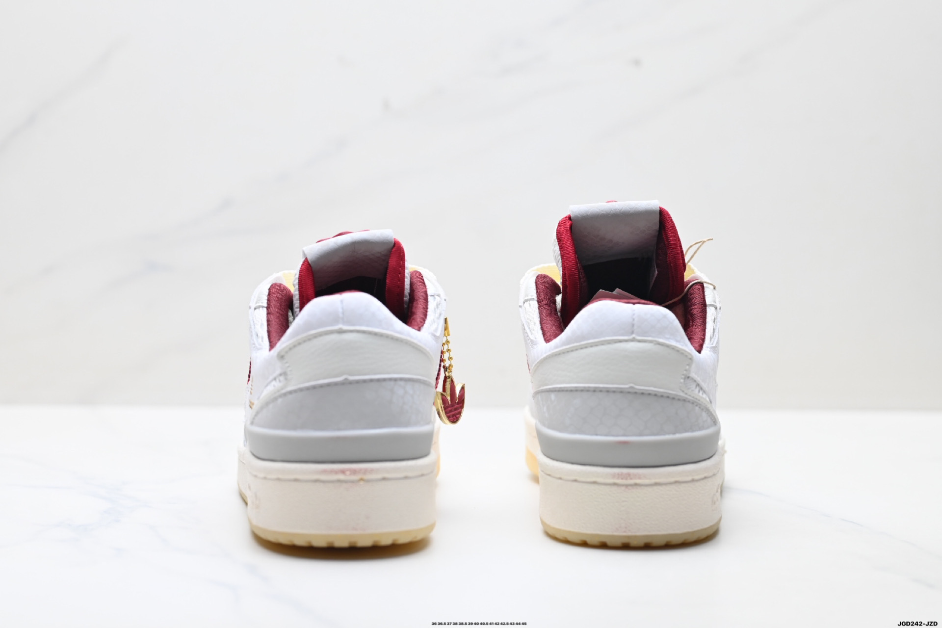 Adidas Forum Low CL 蛇年限定 阿迪达斯 低帮百搭潮流休闲运动板鞋 JP10009-莆田鞋,莆田鞋货源,高仿鞋,高仿鞋货源,安福档口,莆田高仿鞋,莆田鞋批发,高仿鞋批发,莆田高仿运动鞋,高仿运动鞋,莆田运动鞋 Adidas Forum Low CL 蛇年限定 阿迪达斯 低帮百搭潮流休闲运动板鞋 JP10009