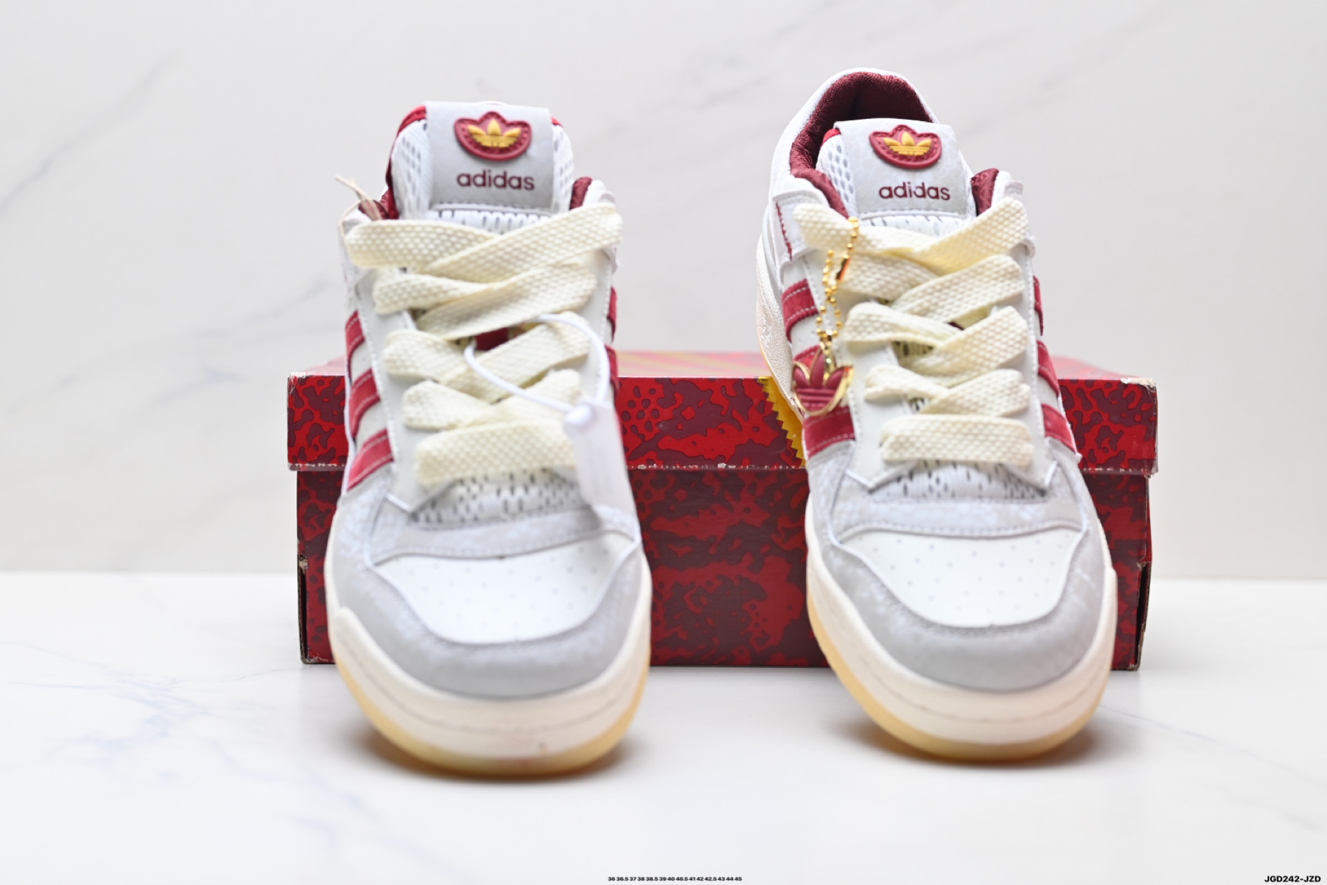 Adidas Forum Low CL 蛇年限定 阿迪达斯 低帮百搭潮流休闲运动板鞋 JP10009-莆田鞋,莆田鞋货源,高仿鞋,高仿鞋货源,安福档口,莆田高仿鞋,莆田鞋批发,高仿鞋批发,莆田高仿运动鞋,高仿运动鞋,莆田运动鞋 Adidas Forum Low CL 蛇年限定 阿迪达斯 低帮百搭潮流休闲运动板鞋 JP10009