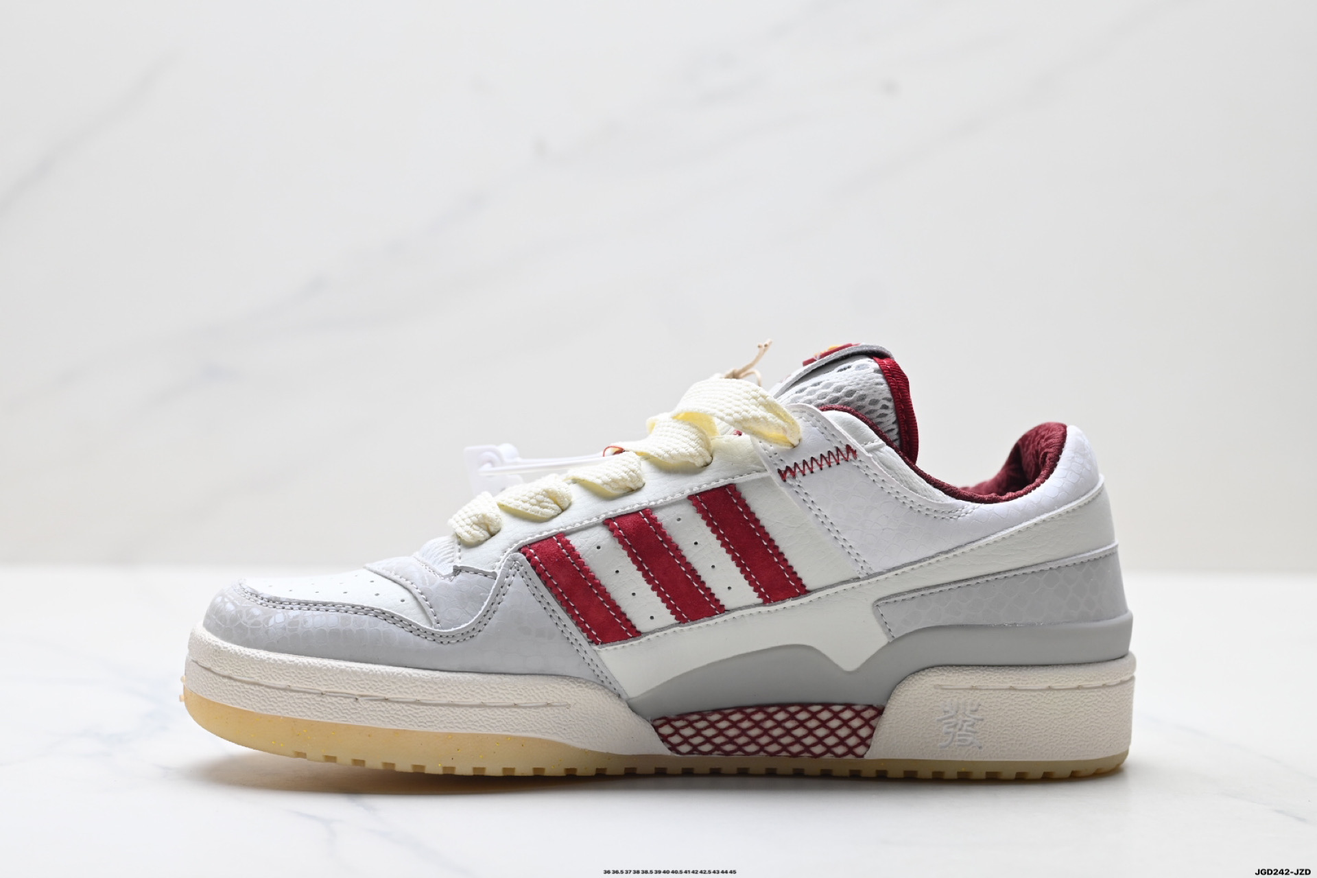 Adidas Forum Low CL 蛇年限定 阿迪达斯 低帮百搭潮流休闲运动板鞋 JP10009-莆田鞋,莆田鞋货源,高仿鞋,高仿鞋货源,安福档口,莆田高仿鞋,莆田鞋批发,高仿鞋批发,莆田高仿运动鞋,高仿运动鞋,莆田运动鞋 Adidas Forum Low CL 蛇年限定 阿迪达斯 低帮百搭潮流休闲运动板鞋 JP10009