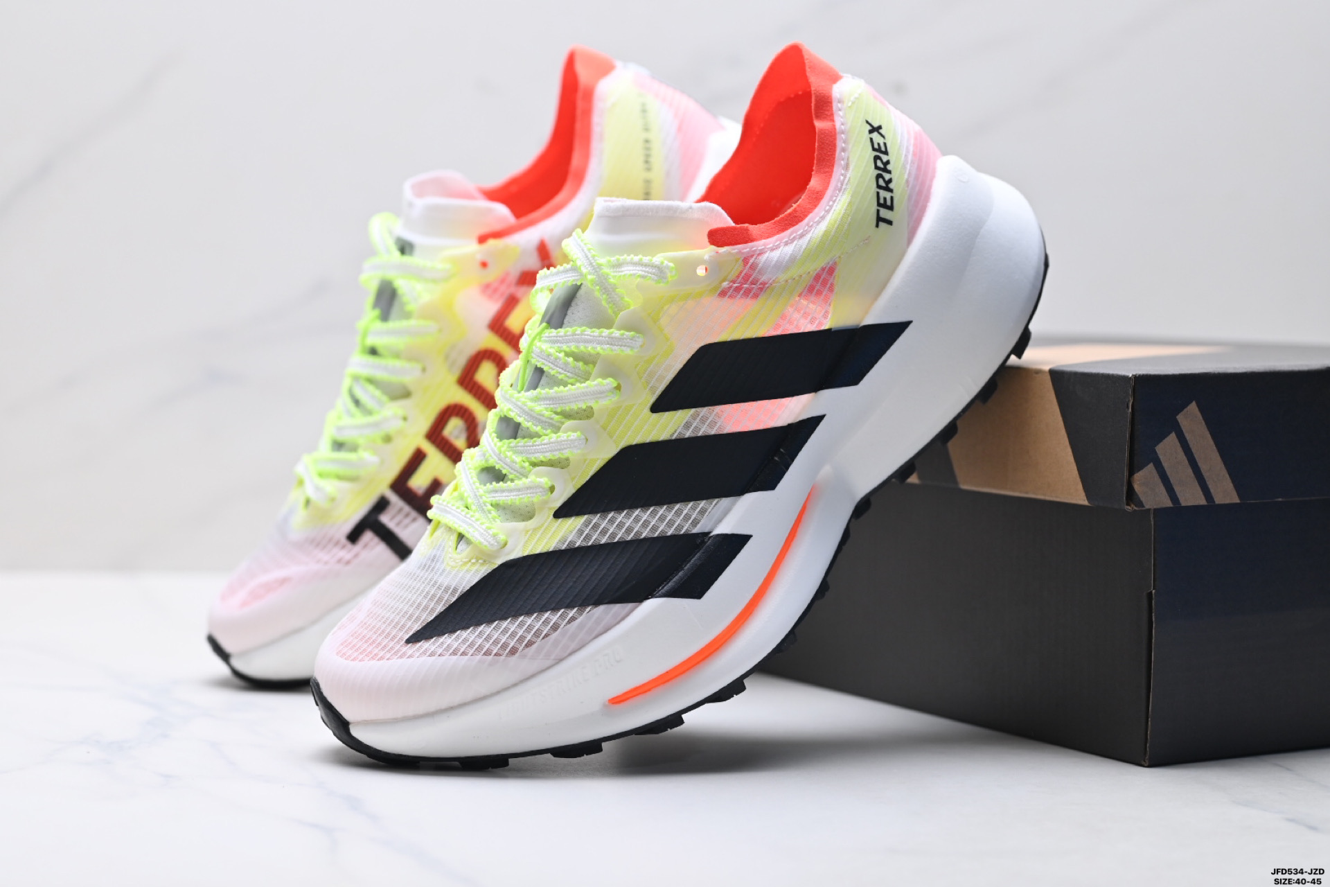 Adidas TERREX 阿迪达斯 系带缓震轻质 舒适百搭 低帮马拉松运动跑步鞋 JS3534