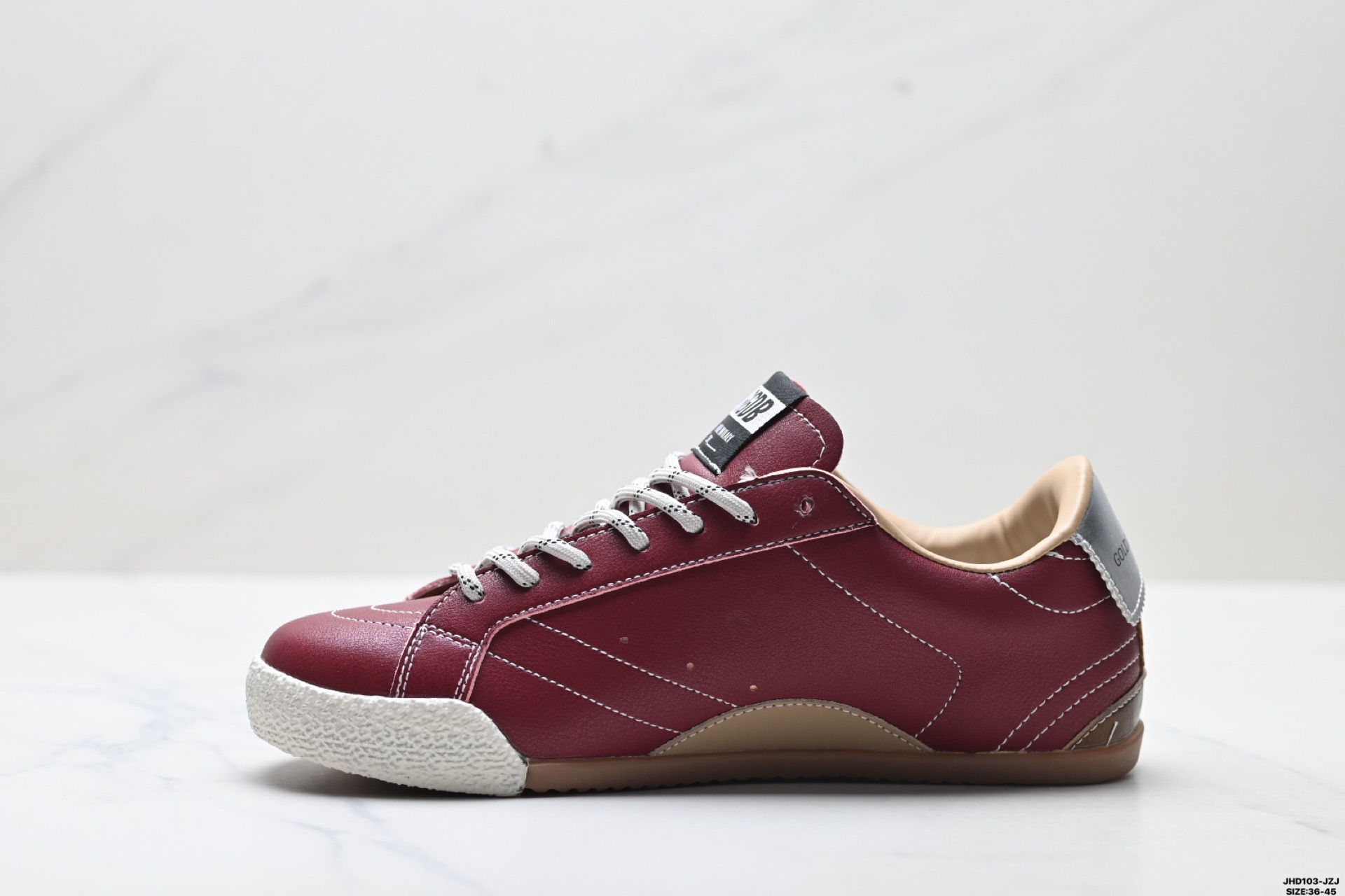 Golden Goose True Star 牛皮涤纶 尼龙 亮片搭配 星星 薄底低帮休闲鞋 GMF00922