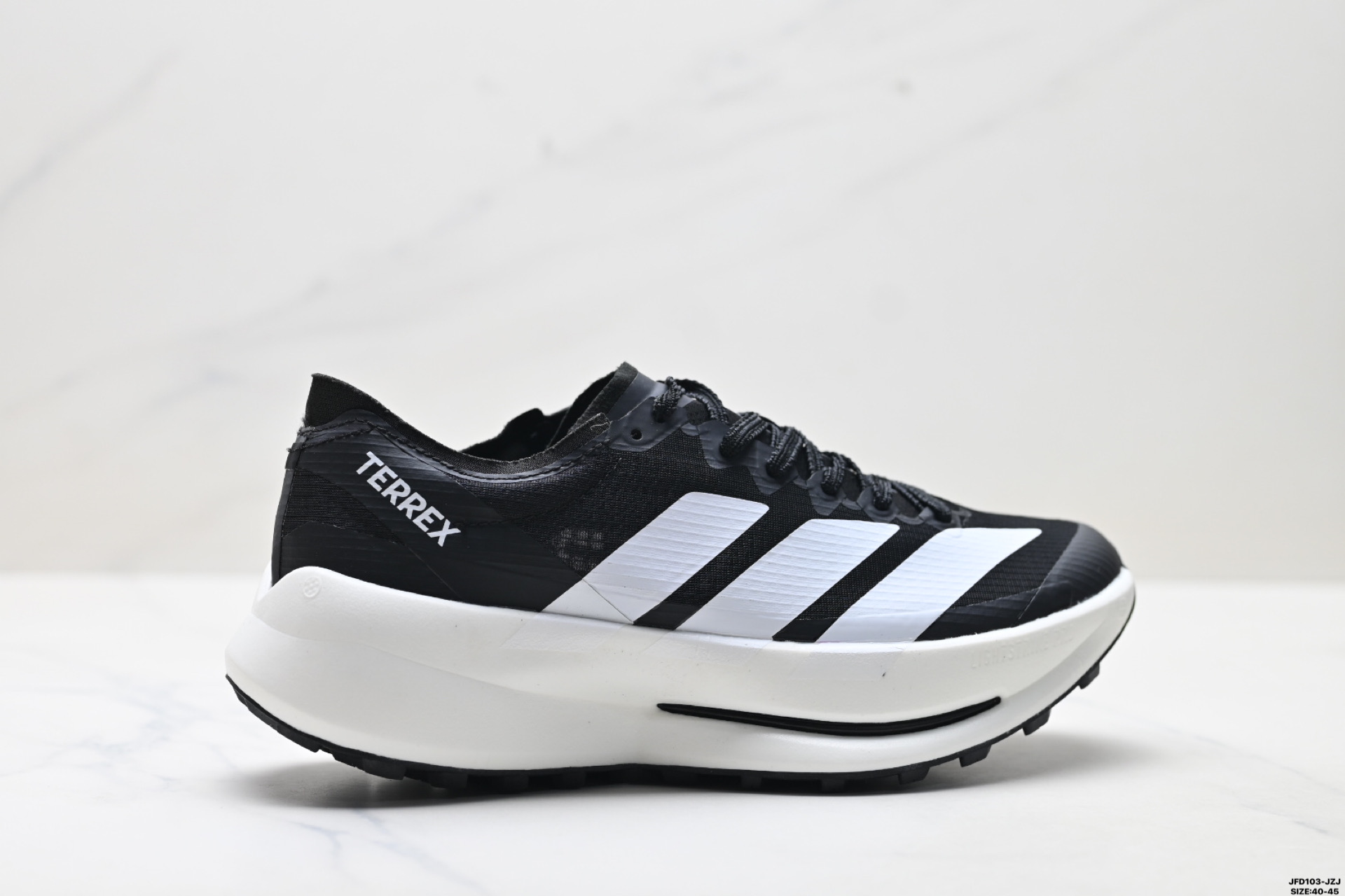 Adidas TERREX 阿迪达斯 系带缓震轻质 舒适百搭 低帮马拉松运动跑步鞋 JS3570