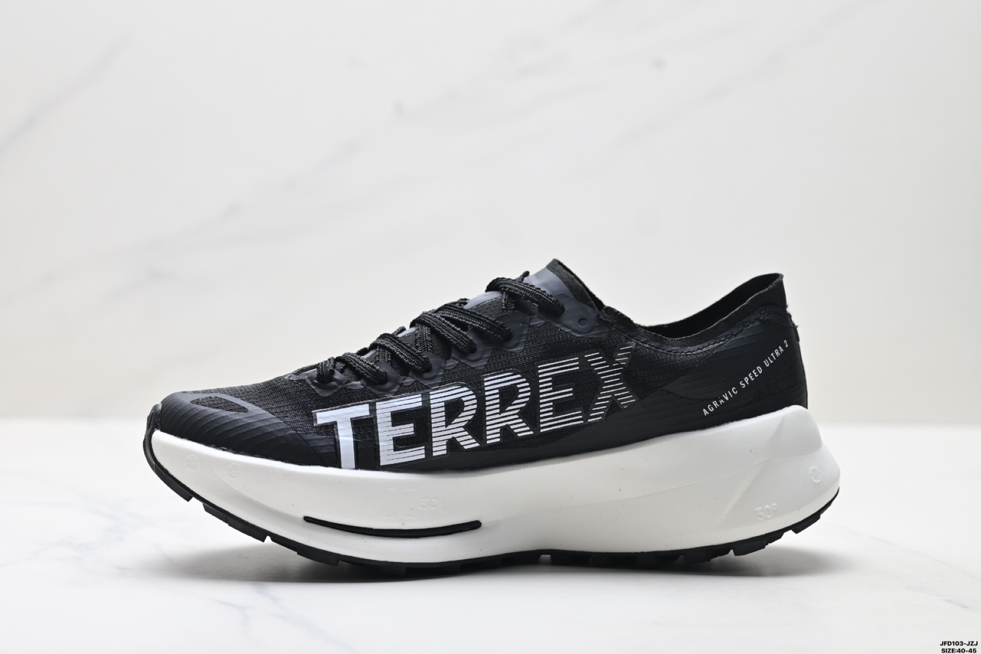Adidas TERREX 阿迪达斯 系带缓震轻质 舒适百搭 低帮马拉松运动跑步鞋 JS3570