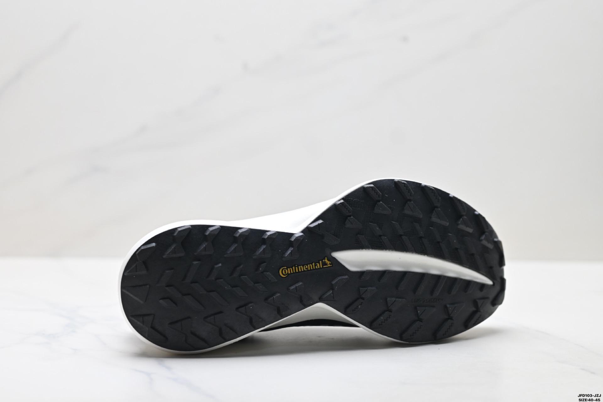 Adidas TERREX 阿迪达斯 系带缓震轻质 舒适百搭 低帮马拉松运动跑步鞋 JS3570