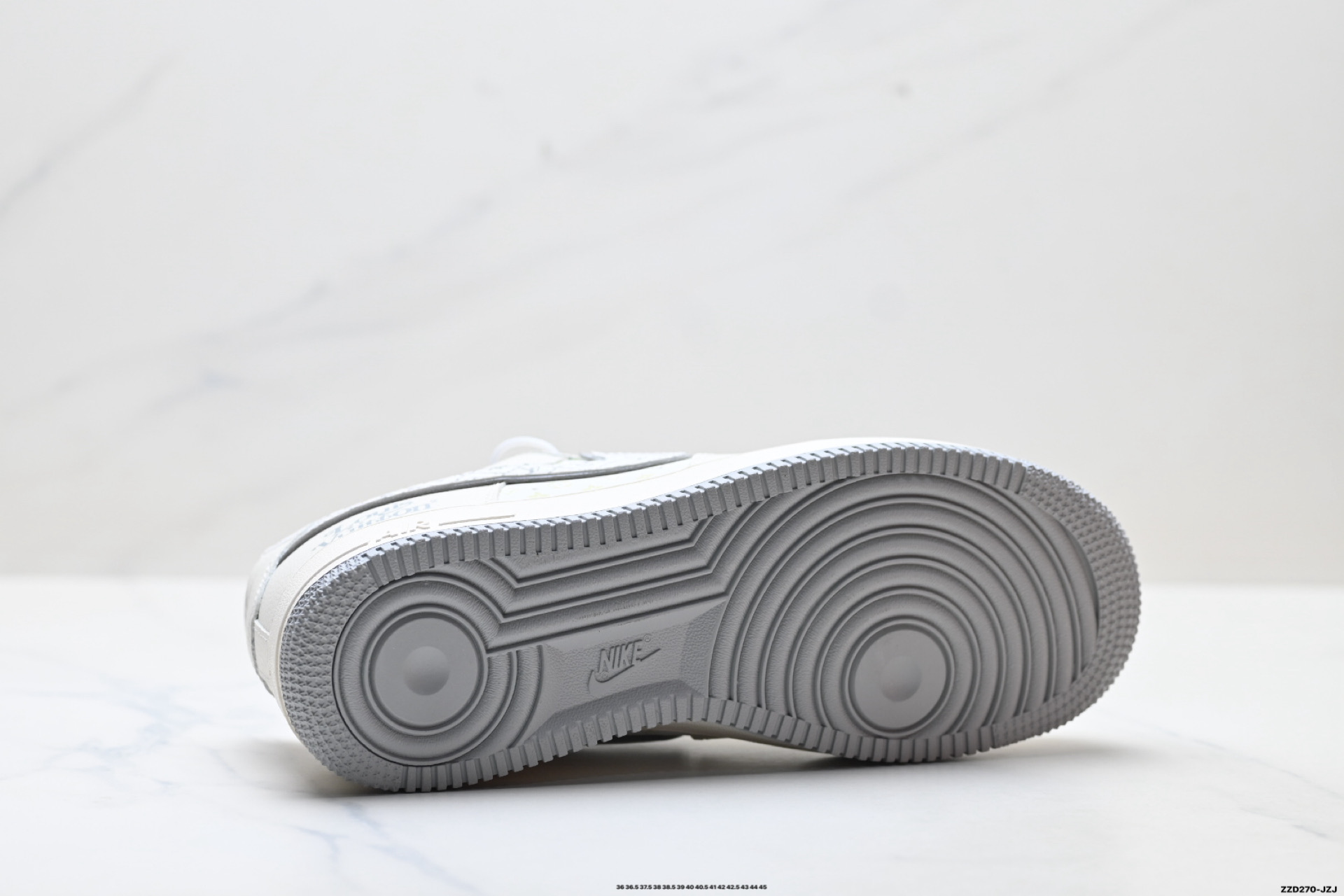 NIKE AIR FORCE 1‘07 LV8 LV2288-001