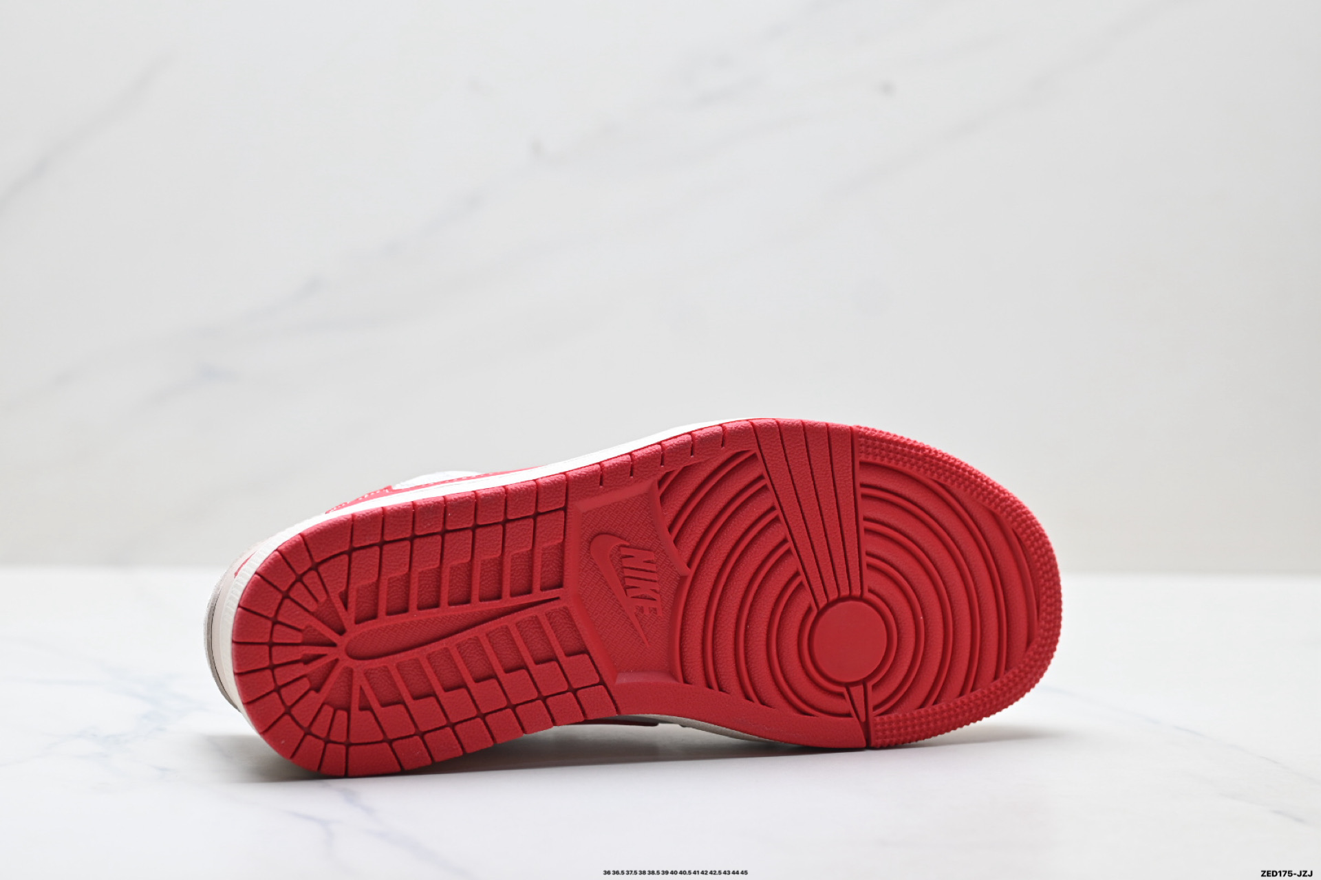 Nike Air Jordan 1 x Travis Scott AJ1倒勾 乔一倒钩 ‘DIY’定制 耐克 低帮文化篮球鞋 ZH2598-901