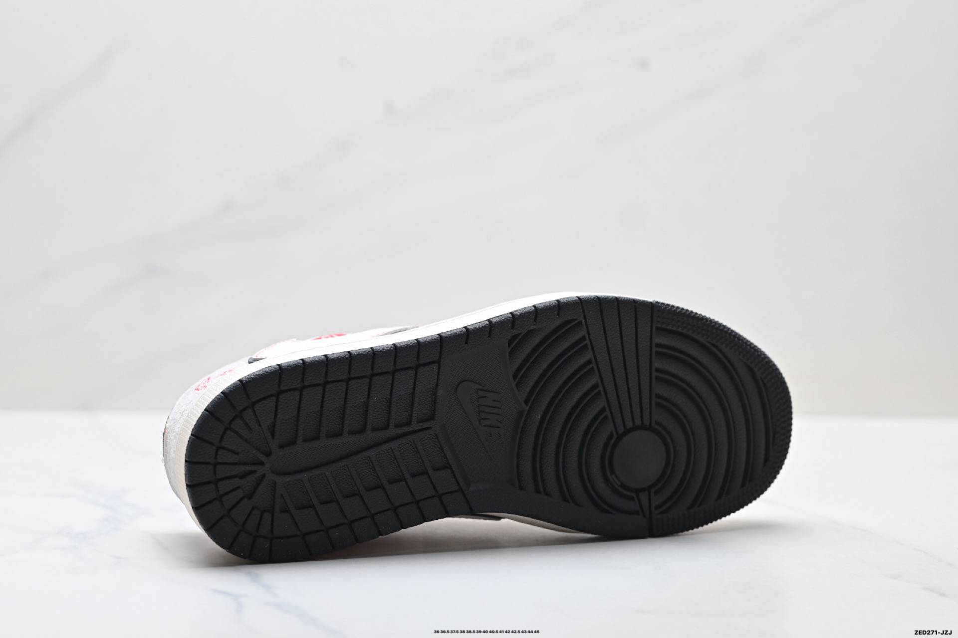 Nike Air Jordan 1 x Travis Scott AJ1倒勾 乔一倒钩 ‘DIY’定制 耐克 低帮文化篮球鞋 JP2076-113