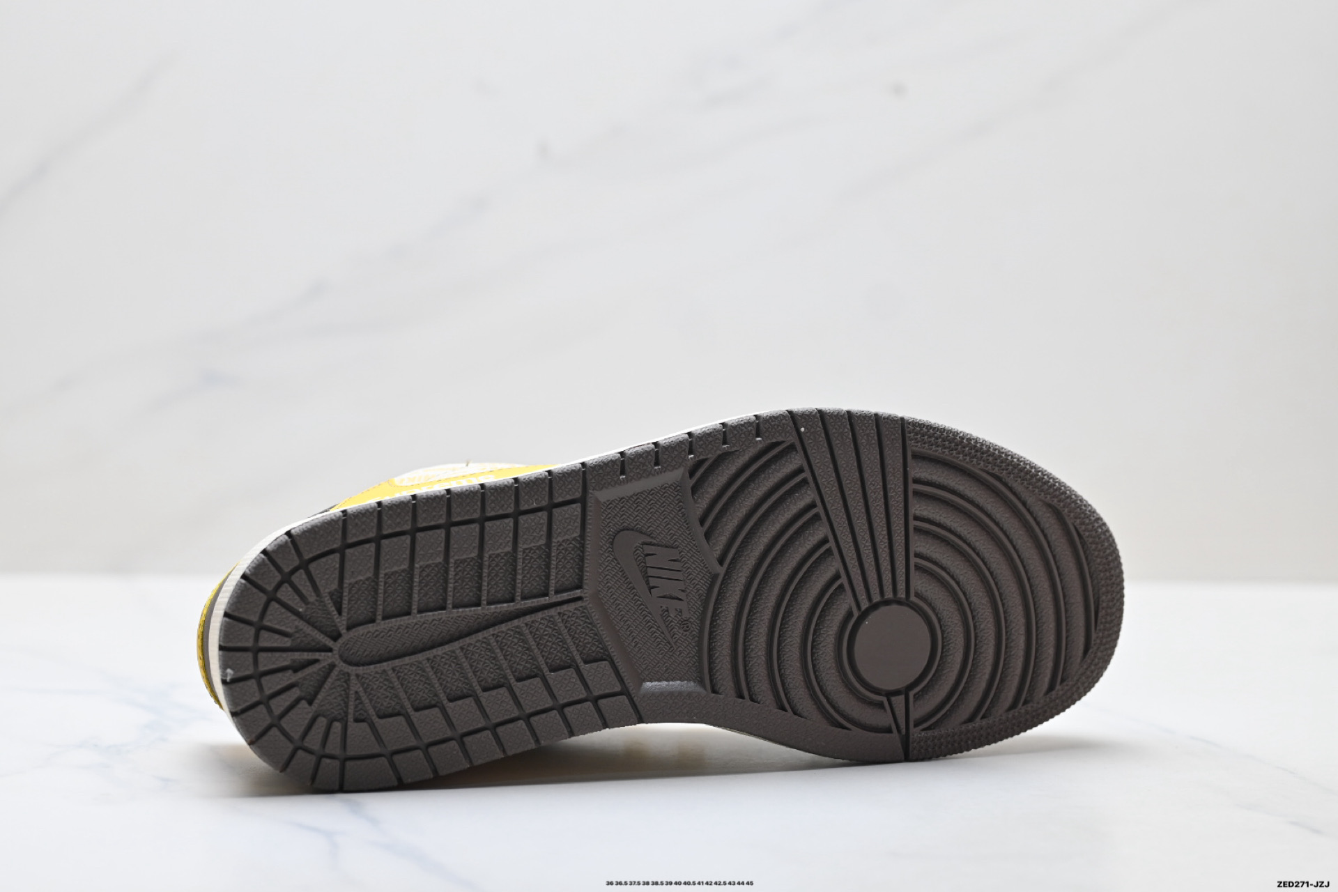 Nike Air Jordan 1 x Travis Scott AJ1倒勾 乔一倒钩 ‘DIY’定制 耐克 低帮文化篮球鞋 XD1979-005
