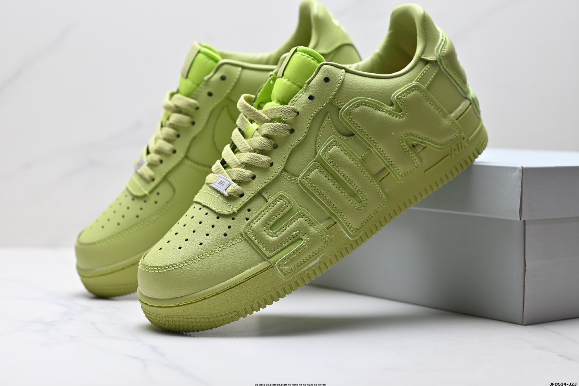 NIKE AIR FORCE 1‘07 IQ2513-700