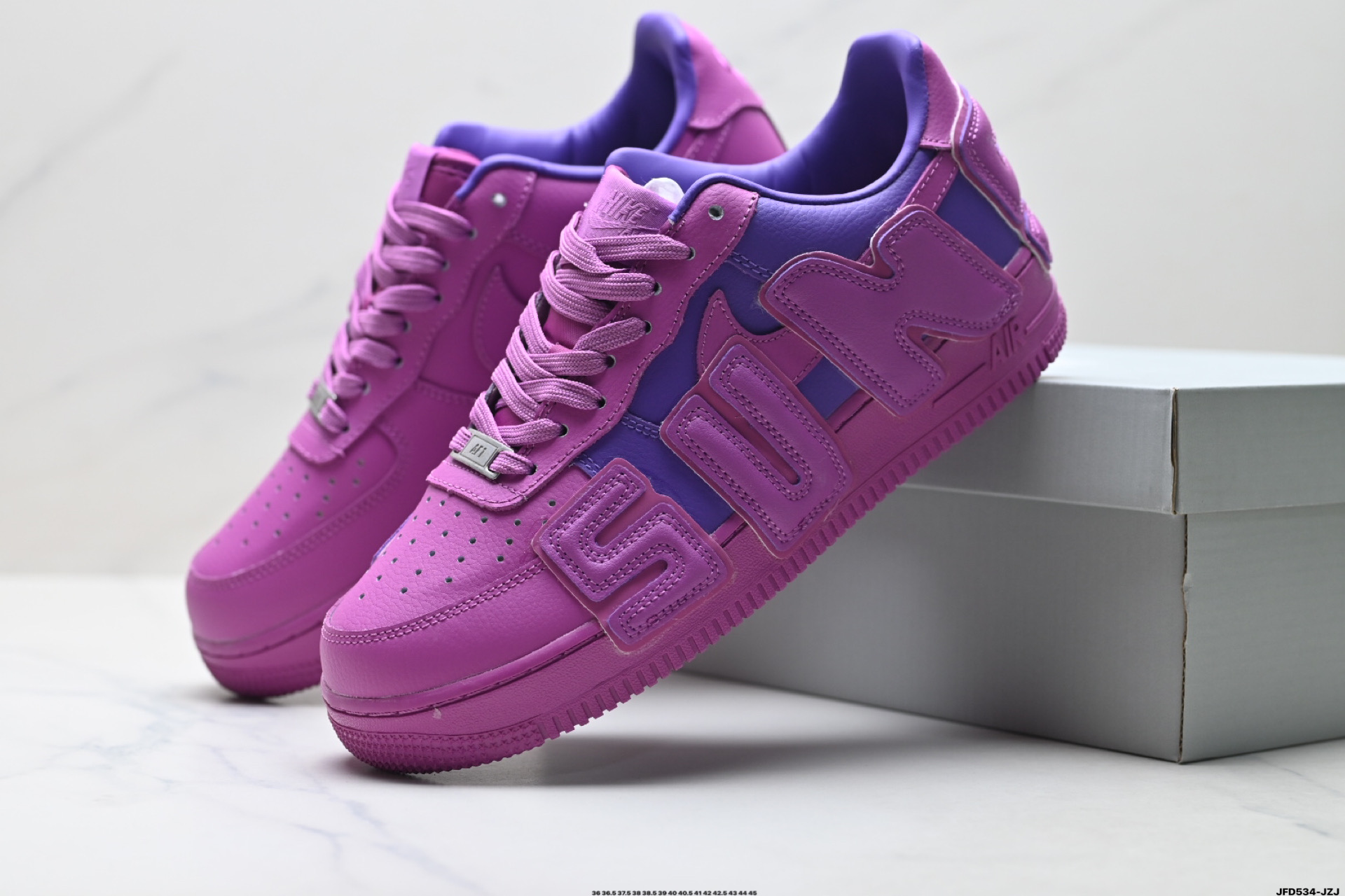 NIKE AIR FORCE 1‘07 IQ2513-700