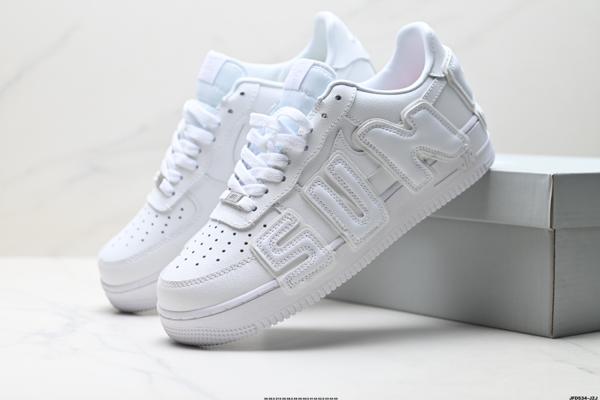 NIKE AIR FORCE 1‘07 IQ2513-700