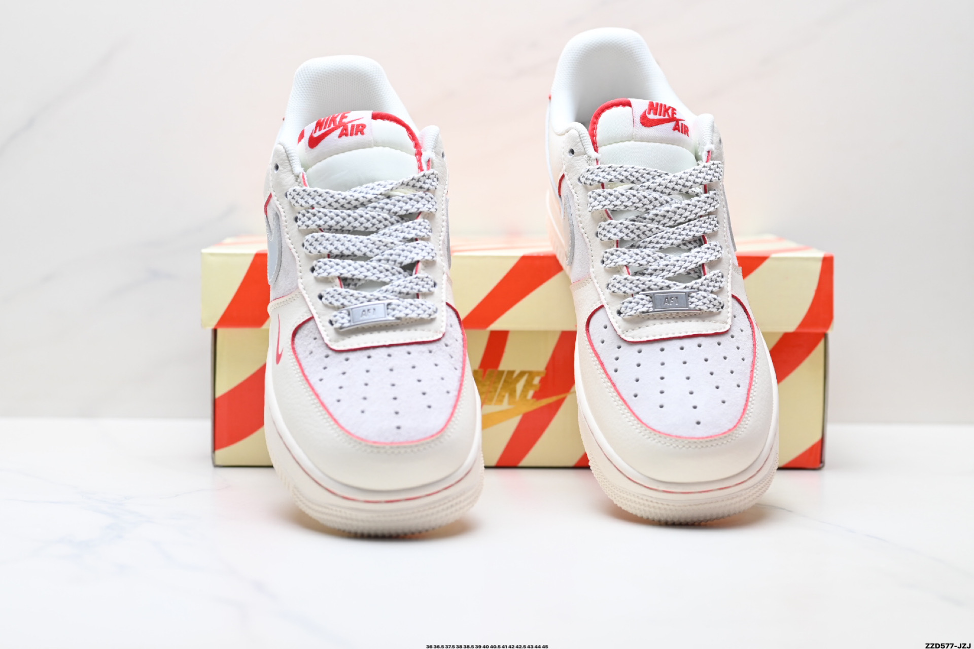 NIKE AIR FORCE 1‘07 LV8 XT6998-107