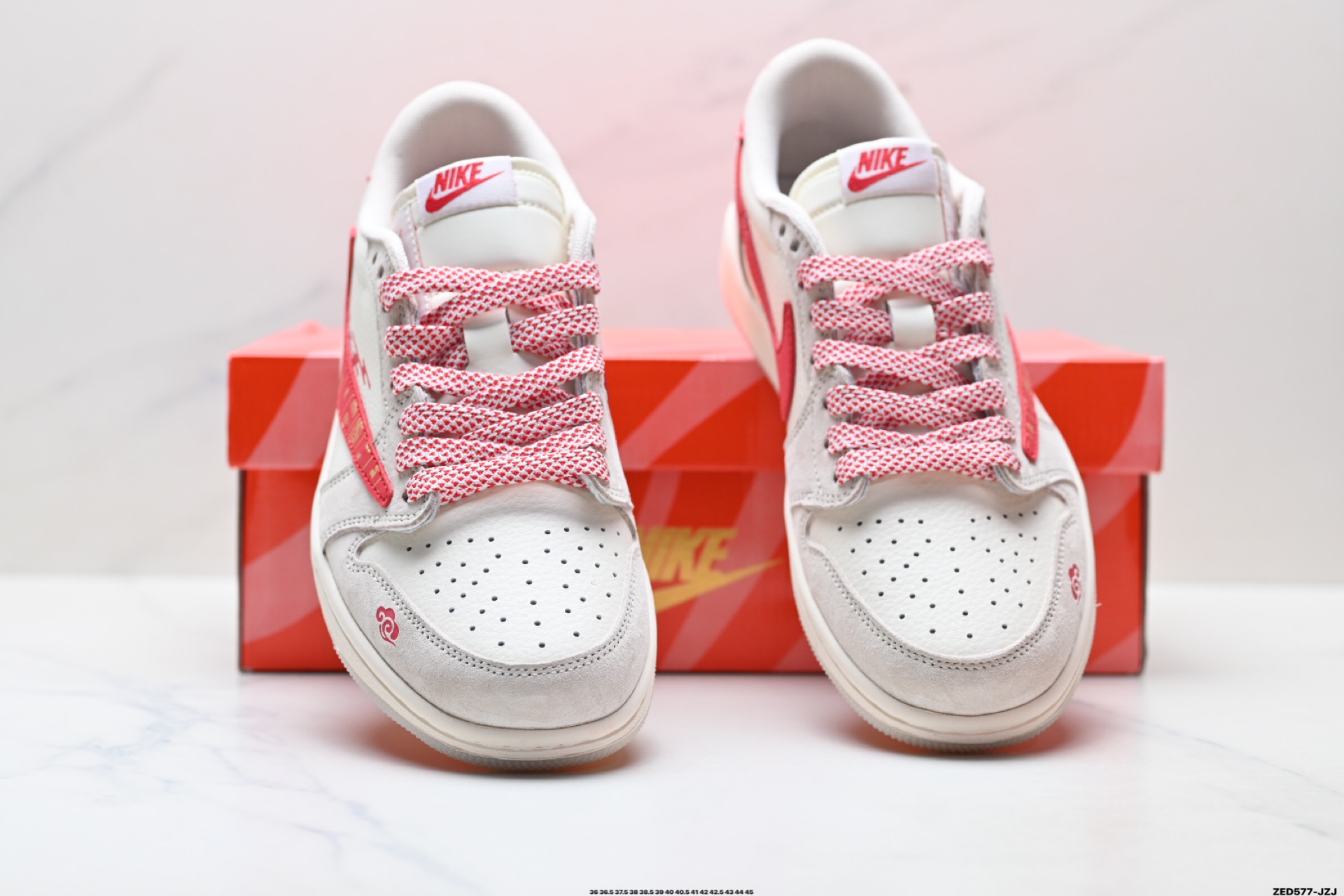 Nike Air Jordan 1 x Travis Scott AJ1倒勾 乔一倒钩 ‘DIY’定制 耐克 低帮文化篮球鞋 JY6988-121
