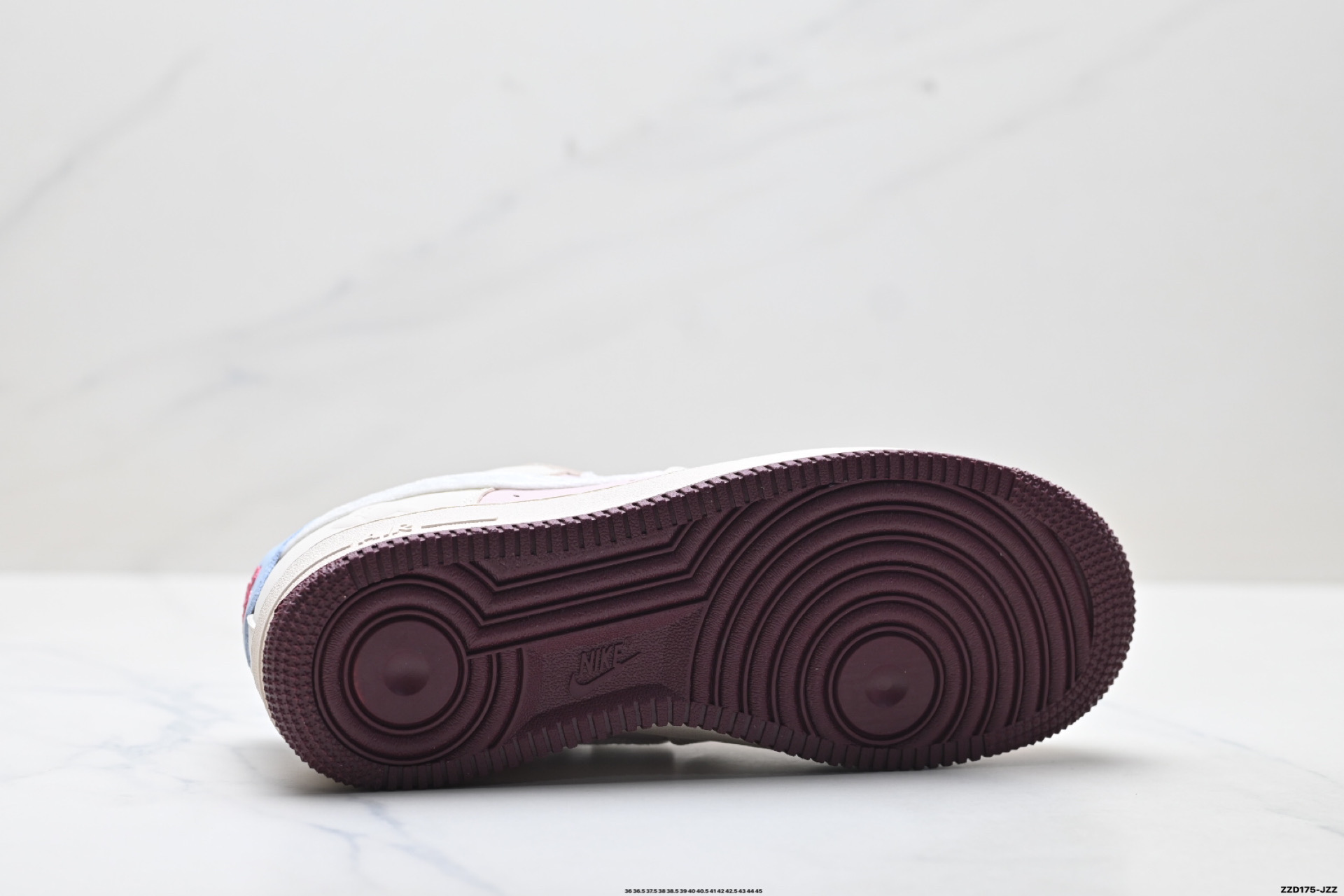 NIKE AIR FORCE 1‘07 DF0188-140