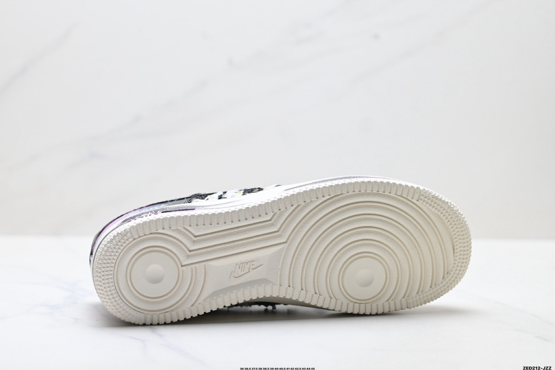 NIKE AIR FORCE 1‘07 LV8 FJ7740-170